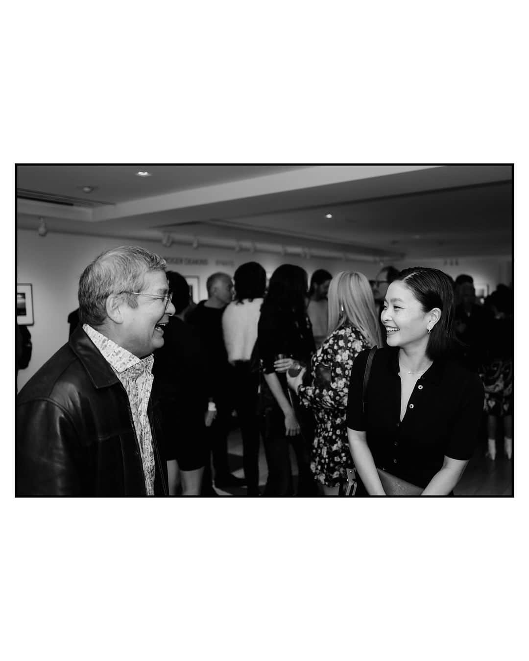 マイア・シブタニさんのインスタグラム写真 - (マイア・シブタニInstagram)「Back in LA for a special night at the @leicagalleryla! 📸🔴✨  @alexshibutani and I had the honor of meeting the legendary Sir Roger Deakins. His photography exhibition, BYWAYS, will be at the Leica Gallery in LA through January 8th, 2024.  My beautiful red camera is the @leica_camera SOFORT 2. I’ve loved testing and traveling with it over the past few months - it’s finally out!  Photo (2nd frame) by: Earl Gibson」11月13日 9時43分 - maiashibutani