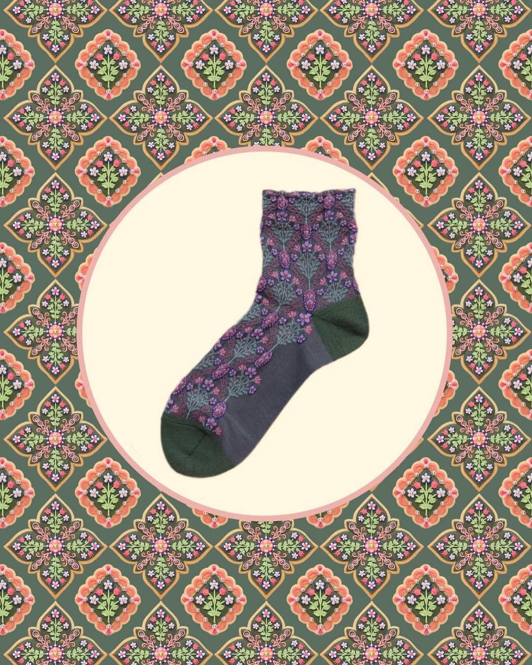 KUNIKAのインスタグラム：「🌿🌸🌿🌸🌿 Tabio × KUNIKA Collaboration socks vol.2  毛混イングリッシュガーデン フロートソックス/オリーブ  本日より全国の対象店舗・オンラインショップにて発売開始です☾  #tabio #タビオ #KUNIKA #kunikawithtabio #socks」