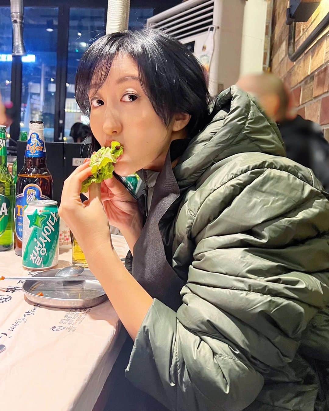 井上茉倫（月神まりな）さんのインスタグラム写真 - (井上茉倫（月神まりな）Instagram)「おはよう〜☀️ 昨夜クランクアップしました👏🏻 ロケ先は韓国🇰🇷  毎日夜遅くまでの撮影で 食事はラストオーダーギリギリになりながらも 楽しい夜ご飯の時間を作って頂いていました💖  とにかくラストオーダーに間に合うよう 着替えの間もなく地肌に直ダウンでした😂  これから東京戻りますっ✈️」11月13日 10時31分 - inoue_marin