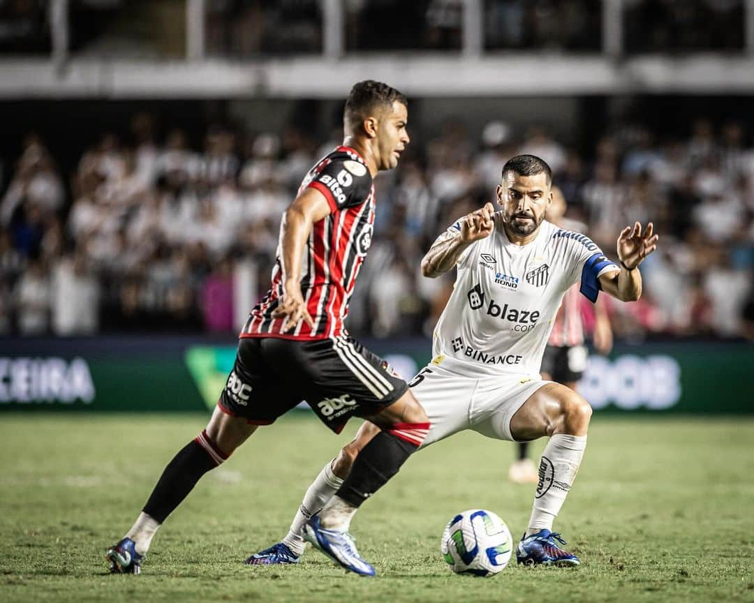 トマス・リンコンさんのインスタグラム写真 - (トマス・リンコンInstagram)「Full-time Santos vs São Paulo 0-0 ⚪️⚫️ Tercer partido en 6 días , un gran esfuerzo hizo el equipo para sacar 5 puntos en esta semana difícil. 3 partidos sin recibir gol, seguimos firmes en busca de nuestro objetivo. Vai dar certo ✔️💪🏼」11月13日 10時48分 - tomasrincon8