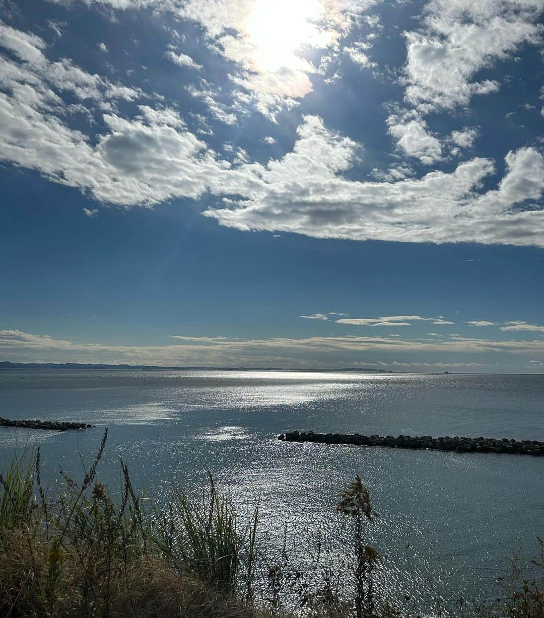 中野英雄のインスタグラム：「海沿いwalking 久しぶりに海沿い歩いてる 風は冷たいが歩きやすい　　  #instagood #enjoyworking #japan」