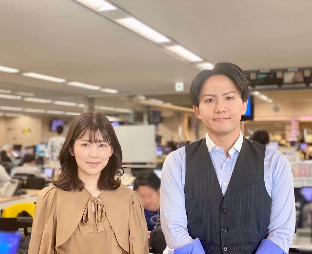 フジテレビ「Live News days」さんのインスタグラム写真 - (フジテレビ「Live News days」Instagram)「Live News daysが始まります！ 午前11時30分からの放送をぜひご覧ください。  △#師走並みの寒さ #東京都心 朝は7℃台 #今季一番の冷え込み  △#ガザ #病院 停電で治療できず #イスラエル 「#ハマス が燃料提供を拒否」 △#税を考える週間 #キッザニア #期間限定  #税務署 子どもたちが職員に  #FNNプライムオンライン #新型コロナウイルス #デイズ子どもを守ろう #島田彩夏 #立本信吾 #竹内友佳 #安宅晃樹 #アナウンサー #フジテレビ #ライブニュースデイズ #livenewsdays」11月13日 10時55分 - live_news_days