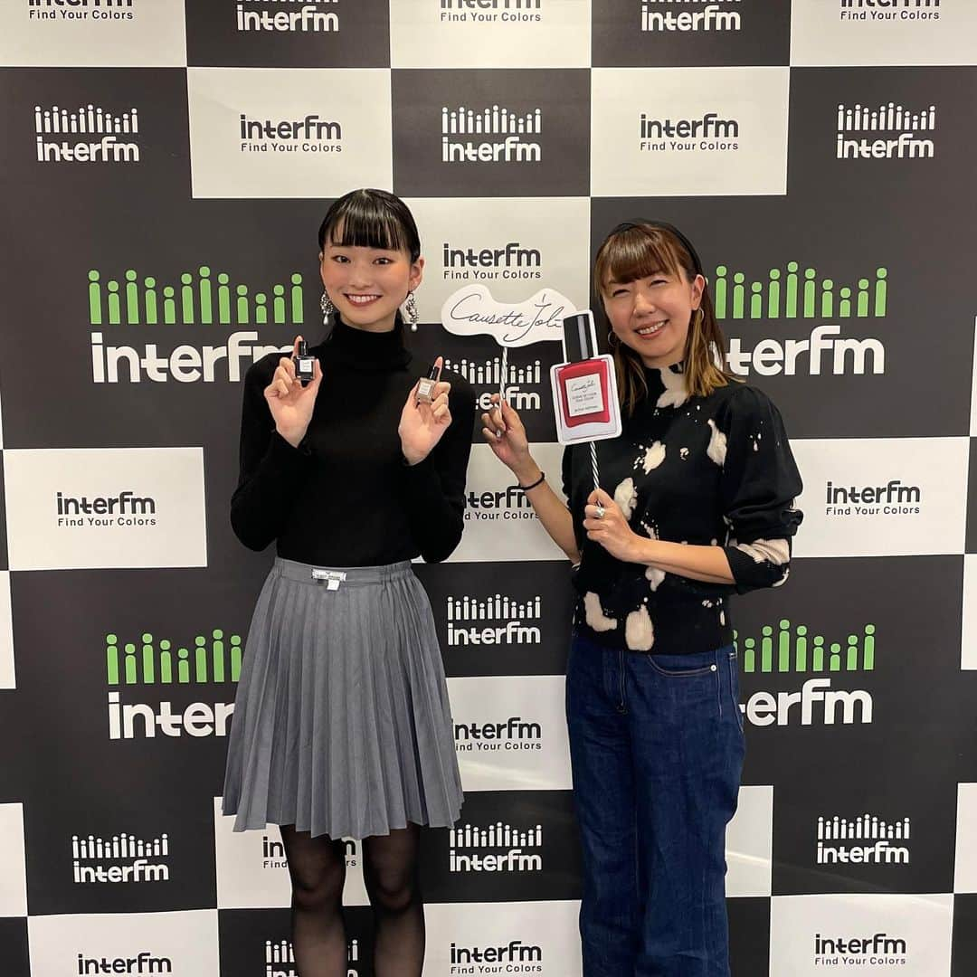 InterFM897さんのインスタグラム写真 - (InterFM897Instagram)「2nd Sun 13:35- Causette.Joli presents Radio Beauté on Lazy Sunday   11/12は、interfm「Music Casa」の番組DJも務めるモデルの月山京香（@i_am_kyoka_yade）さんをゲストにお迎えしました。  一重モデルとして大活躍中の月山さんに、一重を生かしたメイク術や美肌を保つルーティーン、そして自分らしく輝く秘訣についてたっぷりとお話を伺いました。  聞き逃した方は、ぜひradikoで聞いてださい🔊Podcastでも配信中です！  「CausetteJoli presents Radio Beauté 」とは… "指先から花、咲う" 日本製ネイルブランドCausette.Joliとともに、いまを輝く人たちをゲストに迎え、自分流のライフスタイル＝「私らしい”美しさ”」を考えていくスペシャルコーナー。輝かしい毎日を過ごすためにゲストが日々意識・実践していることや、暮らしのヒントなどについてお話を伺っていきます。  プレゼント情報🎁 月山京香さんが選んだネイルカラー、2023年冬の限定色【 FUYUHOSHIZORA KIYOSHI 23  】と、レギュラーカラーの【 NATSUSORA ENTEN  】、そしてベース、トップコートの4本セットを3名様へプレゼントします！  詳細はInterfm HPをチェック✅  #causettejoli #interfm #lazy897 #月山京香 #モデル #メイク #美容 #ライフスタイル #プレゼント #ネイル」11月13日 11時00分 - interfm897