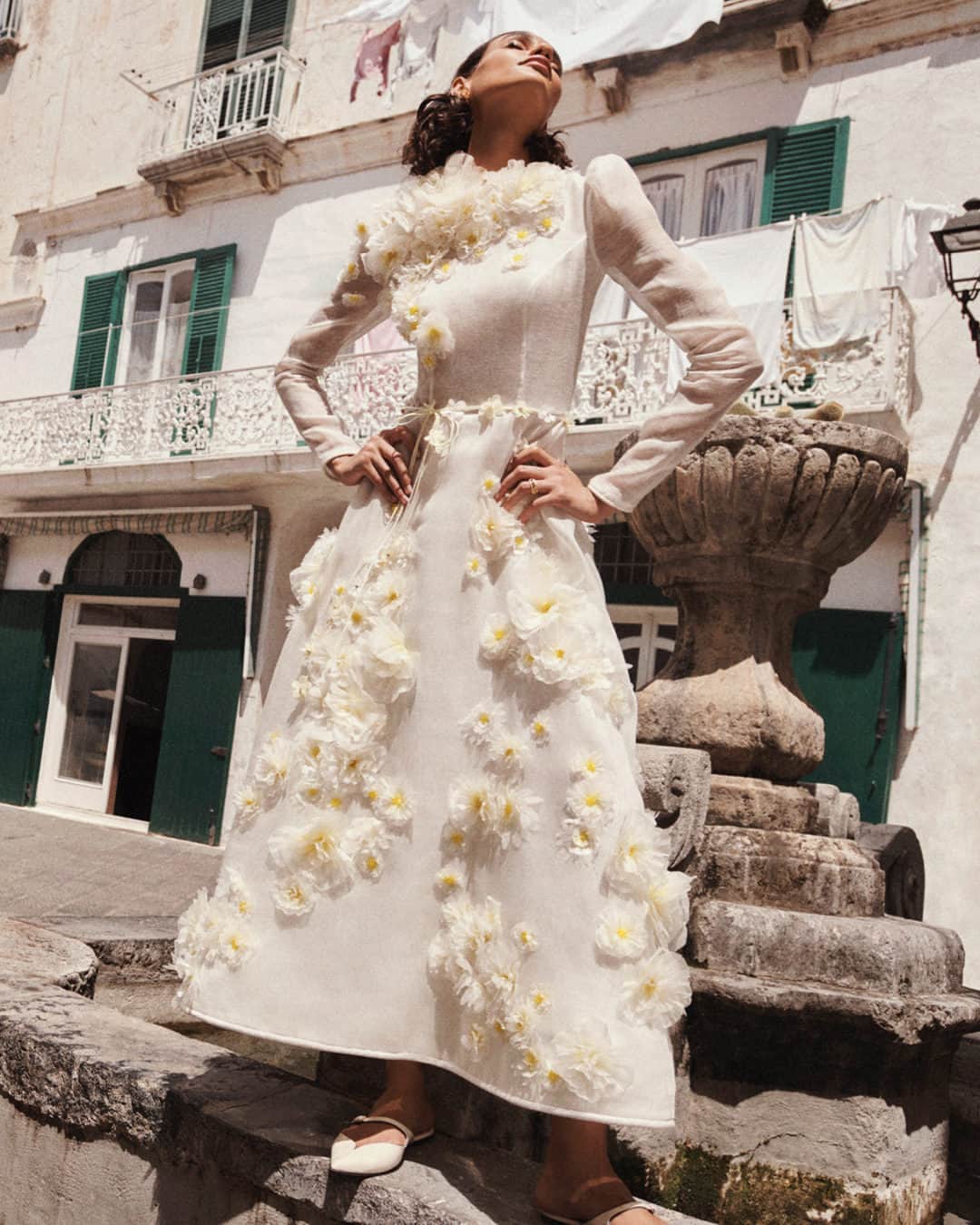 のインスタグラム：「Just Landed: New arrivals from Resort 24 RTW have landed in stores and online, including the Matchmaker Daisy Midi Dress. Shop the look and explore the collection via the link in our bio. #ZimResort24 #zimmermann」