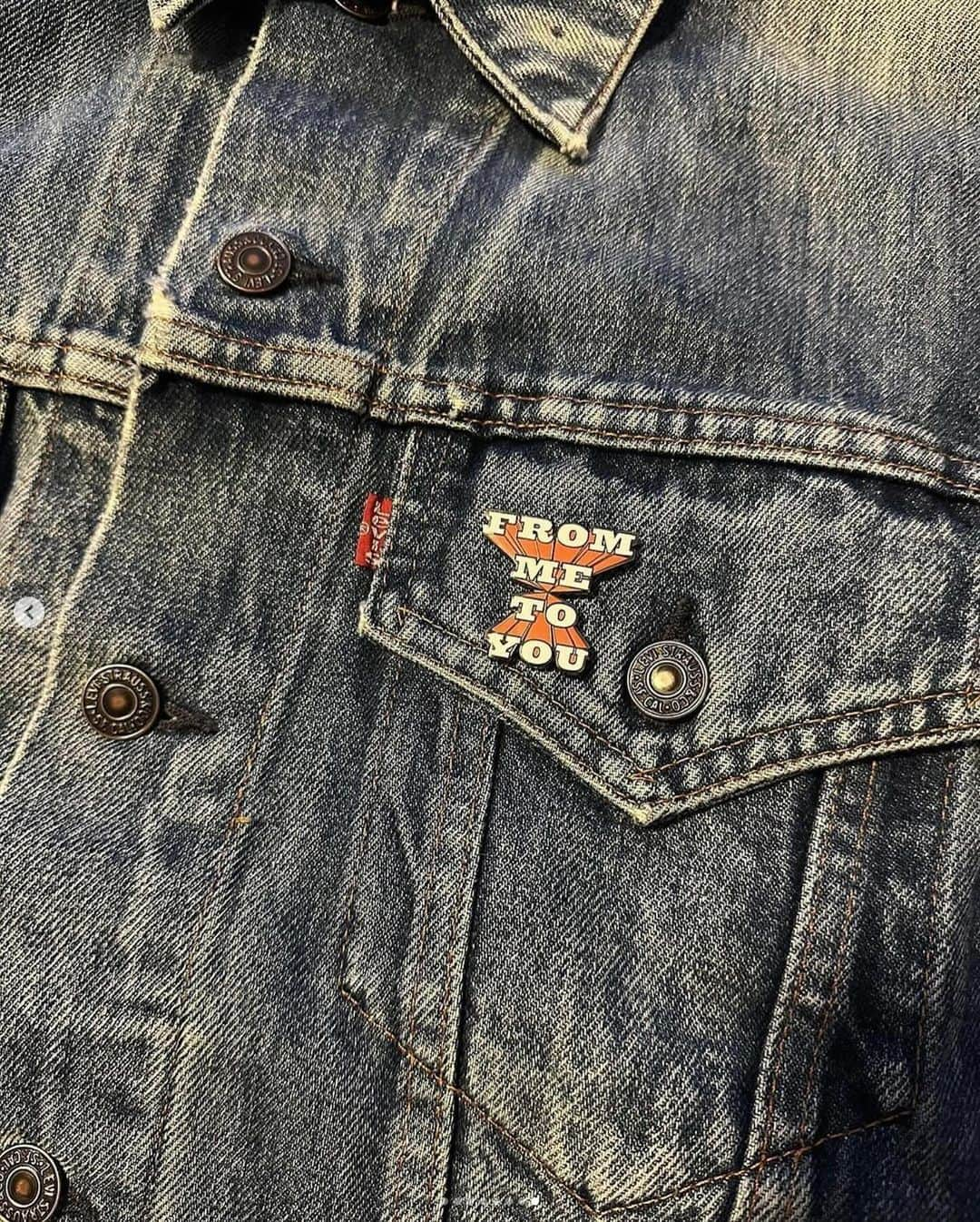 Levi’sさんのインスタグラム写真 - (Levi’sInstagram)「Levi’s joined @joopiterofficial to celebrate the auction preview opening of From Me To You, a curation from the personal archive of NIGO, hosted by @pharrell and @nigo in NYC. Guests received commemorative custom vintage Levi’s denim jackets as a special thank you.  Featured in From Me To You are rare vintage Levi’s 501XX denim for auction ending Nov 16 on JOOPITER.com」11月13日 11時07分 - levis