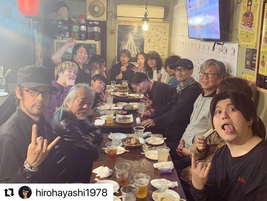 POLYSICSさんのインスタグラム写真 - (POLYSICSInstagram)「#Repost @hirohayashi1978 with @use.repost ・・・ 高松MONSTER「High Climax」終了ー！ アツいスリーマン！🔥🔥🔥  タイトル通り、最初から最後までクライマックス👊💥  打ち上げも盛り上がって楽しい夜✌️  夜の本気ダンス、プッシュプルポット、高松MONSTERのみなさん、会場に来てくれたみんなありがTOISU！  打ち上げ後はケンタロウさん、マイケル君と特撮トークでナイスな締め👍 マイケル君、今日のライブも頑張って！💪  若干の二日酔いがありつつも 東京戻りに手打麺や 大島へ！ 食べ終わった後の余韻が半端ないツルシコ麺&出汁の美味しさ… ごちそうさまでした！🙏  #夜の本気ダンス #プッシュプルポット #polysics #高松MONSTER #讃岐うどん #手打麺や大島」11月13日 11時40分 - polysics_official