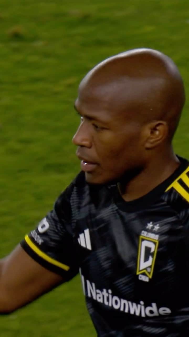 Major League Soccerのインスタグラム：「What a game! 🔥 @columbuscrew takes down @atlutd, 4-2, and moves on in the @audi MLS Cup Playoffs!」