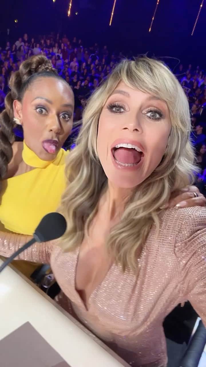 ハイディ・クルムのインスタグラム：「IT’S SHOWTIME! 😜💞✨ #agt @officialmelb @kyliejenner」