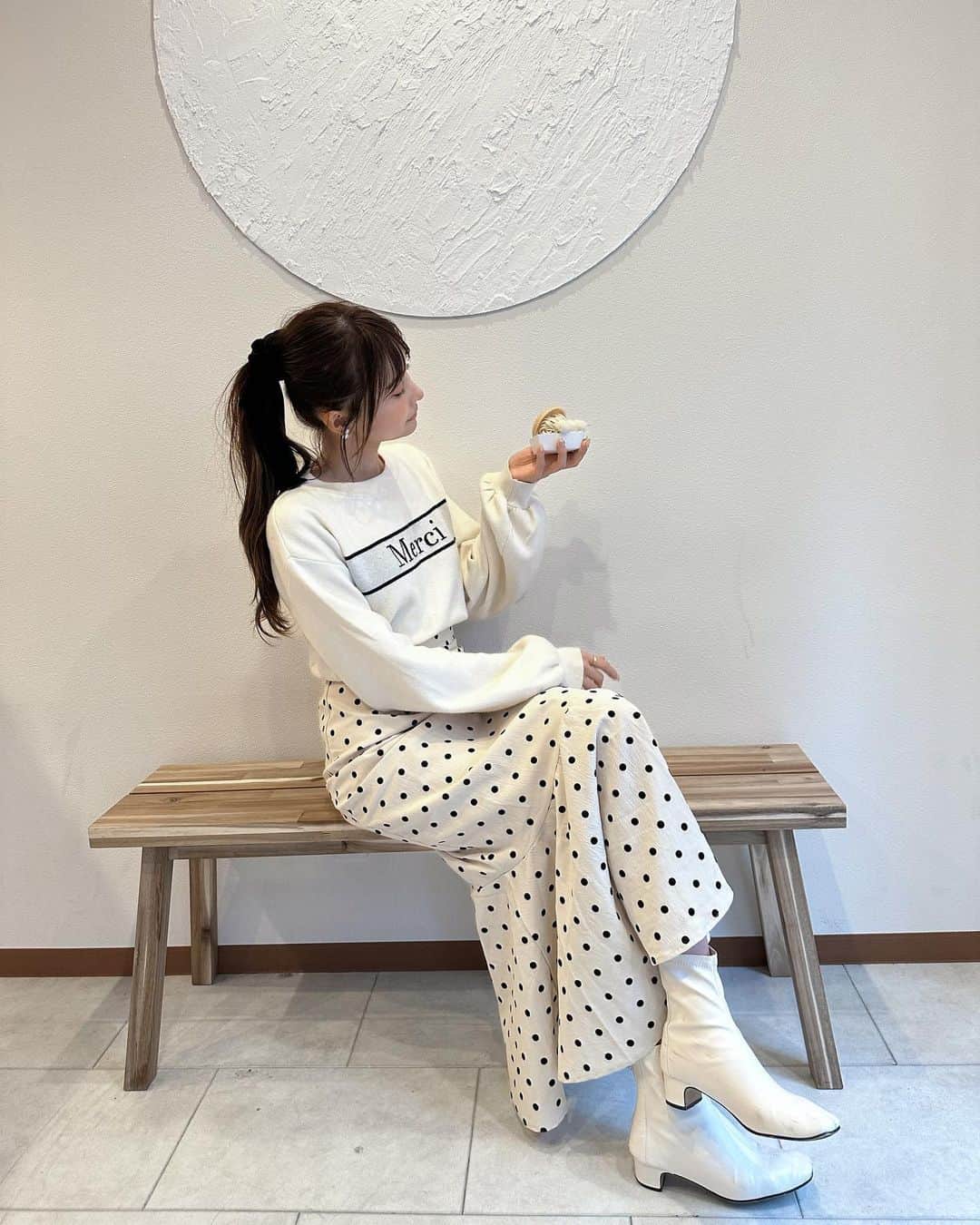 高崎モモコ さんのインスタグラム写真 - (高崎モモコ Instagram)「目の前で絞ってもらえる京都のモンブラン系スイーツ🍰 . . 🧁【MODAN5】 @modan5_kyoto  . . よくTikTokで見るスイーツ食べに行ってみた！ . まろん、抹茶、紫芋、ほうじ茶から選べて 目の前で絞ってくれるから出来たてフラッシュなモンブランを食べれます☺️ . この日は食べ歩きをしたのでミニサイズにしました😂✨ 秋ぽいスイーツでめちゃ美味しかった👼 . #京都カフェ#四条カフェ#祇園四条カフェ #祇園カフェ#京都グルメ#モンブラン#modan5#四条グルメ#祇園四条グルメ#祇園ランチ#京都ランチ#四条ランチ#祇園四条ランチ#お芋スイーツ #関西インスタグラマー#関西インフルエンサー#関西サロンモデル#関西モデル#関西カフェ#フリーモデル#サロンモデル#アパレルモデル」11月13日 11時54分 - momoko_takasaki