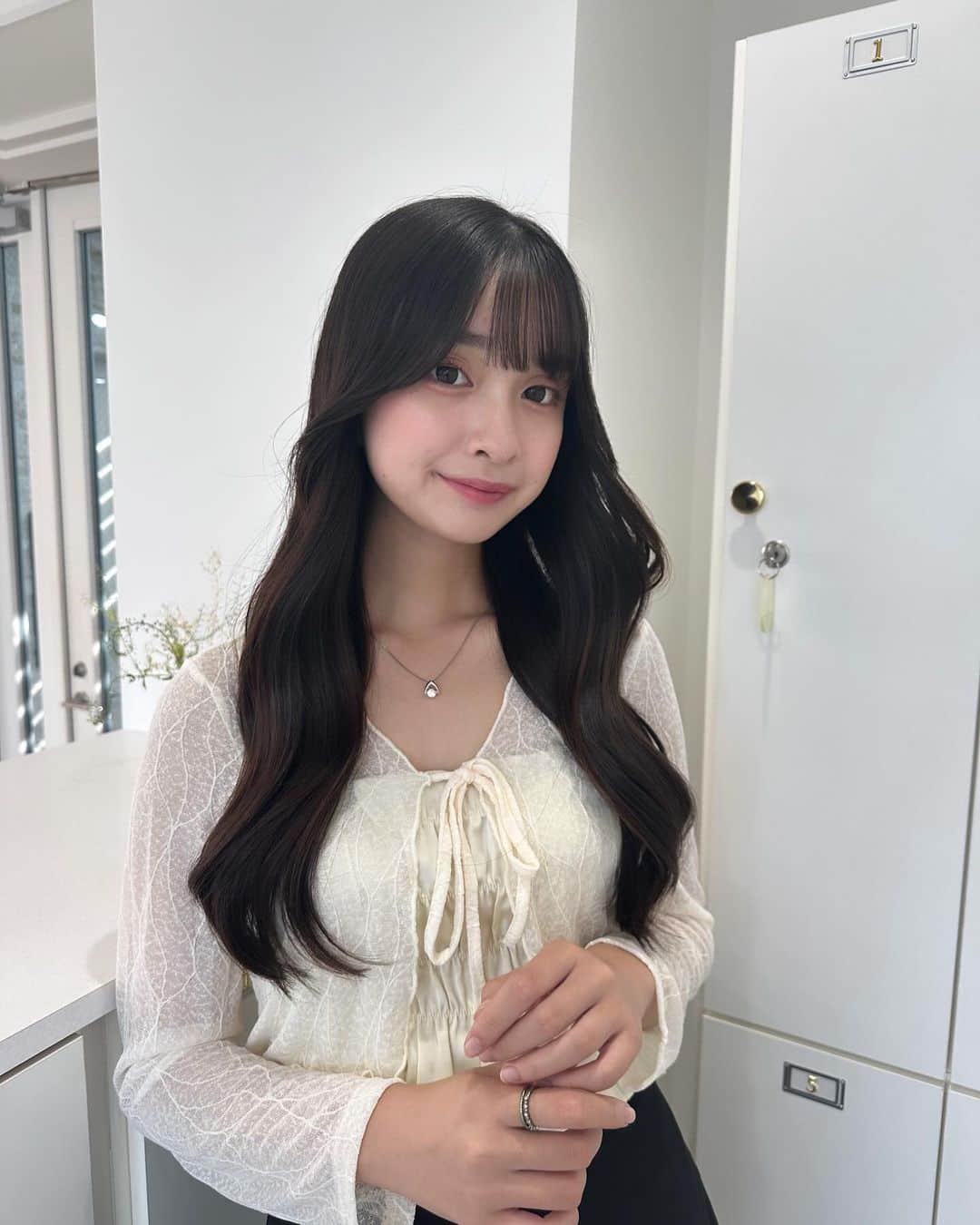 星野愛美さんのインスタグラム写真 - (星野愛美Instagram)「. @terao_saori さんのサロンモデルしてきた時の~✌🏻🩷 たくさんお話しして楽しかったんだあ🥹 . . . . . . . #シブサン　#shibu3project #アイドル #モデル　#被写体　#サロンモデル　#ロングヘア　#ガーリー #girly #lemille #05 #高校生　#jk #ljk #ootd #instagood #followｍe」11月13日 12時06分 - aimi._.nn08