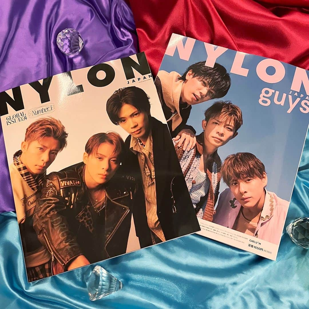 NYLON JAPANのインスタグラム：「#平野紫耀 #神宮寺勇太 #岸優太 の #Number_i がWカバーを飾る #NYLONJAPAN #GLOBAL_ISSUE04 が一足早く編集部に到着しました✨11月15日、みなさまのお手元に無事に届いて愛と幸せに包まれますように👼  －We hope everyone will be surrounded by love❤️💙💜  x.gd/FvzFF #世界初Number_i #SHOHIRANO @sho_h_desyo #YUTAJINGUJI @_yutajinguji #YUTAKISHI」