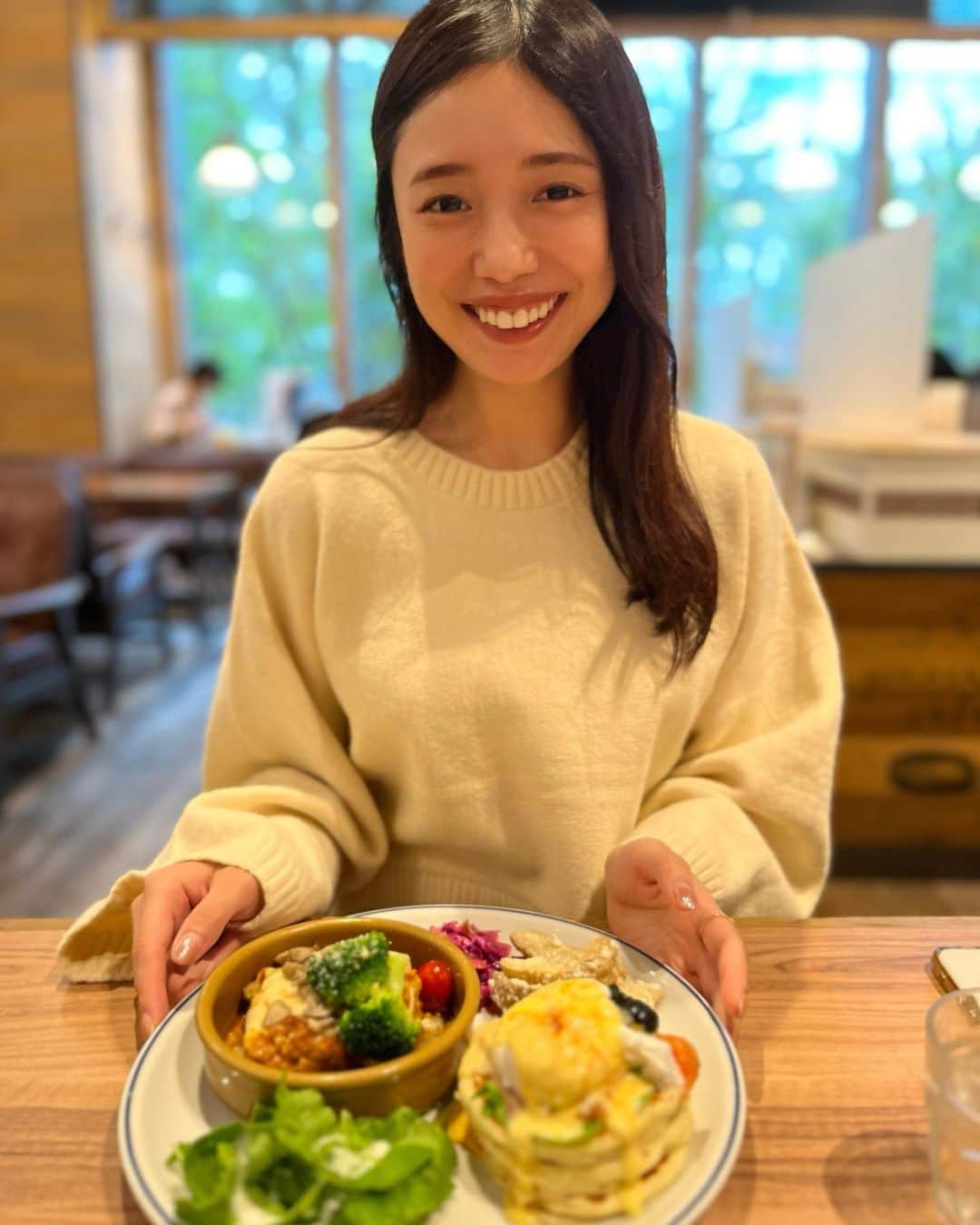 森ニーナのインスタグラム：「今週もがんばるぞーーー！！！🔥」