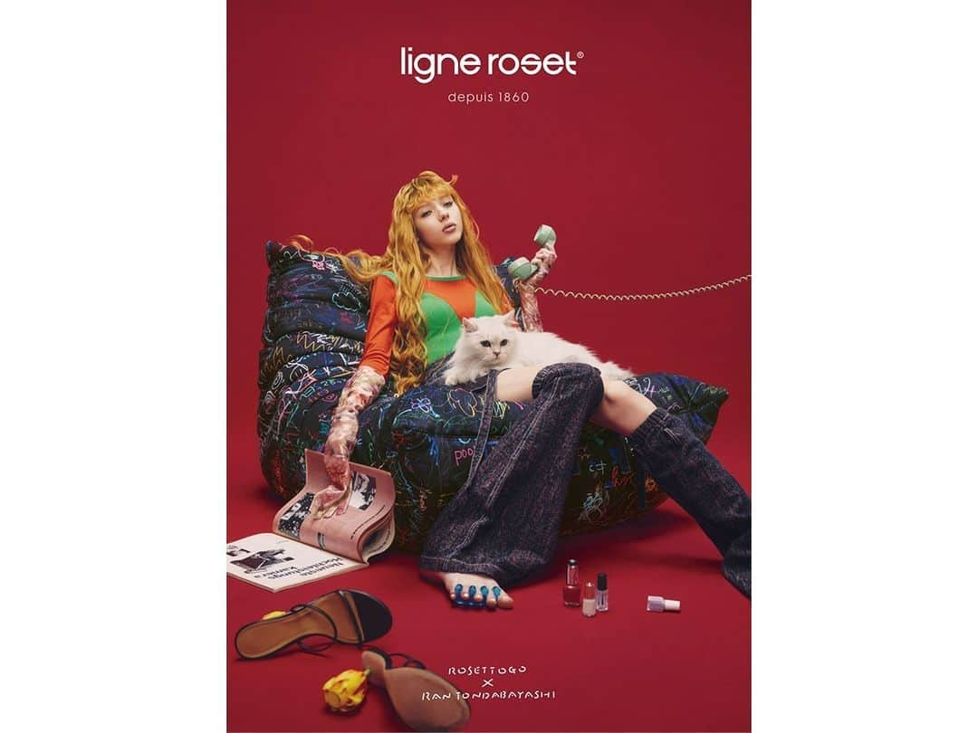 FLYMEeさんのインスタグラム写真 - (FLYMEeInstagram)「【CAMPAIGN】 フランス発の家具ブランド ligne roset（リーン・ロゼ）のアイコン的ソファ「ロゼトーゴ」の50周年を記念して、2つのフェアを開催中。  《 リーン・ロゼ 「ロゼトーゴ」50周年フェア 》 2024年3月31日（日）まで、アートディレクター、とんだ林蘭とコラボレーションした50周年記念張地の販売や、一部張地を期間限定の特別価格にをお買い求めいただけます。 キャンペーン詳細は商品ページよりご覧ください。  ・ ・ ・ ・ ・ ・ ・ ・ ・ ・ ・ ・ ・ ・ ストーリーにて皆様の投稿をご紹介しています。 「#FLYMEe」を付けて、ご購入いただいた家具をお使いの様子をぜひご投稿ください。 ・ ・ ・ ・ ・ ・ ・ ・ ・ ・ ・ ・ ・ ・  ▼Instagramではご紹介しきれない商品が多数ございます。プロフィール欄URLよりぜひご覧ください。 @flymee_official  #FLYMEe⁣ #フライミー #家具 #インテリア #インテリアデザイン #インテリアコーディネート #インテリア好き #キャンペーン #期間限定 #ロゼトーゴ50周年 #とんだ林蘭 #ligneroset #リーンロゼ #ロゼトーゴ #トーゴ #トーゴソファ #リビングインテリア #リビングコーディネート #リビングソファ #家づくり計画 #デザイナーズ家具  #togo #rosettogo #lignerosettogo #togosofa #interiordecor #interiorstyling #homedesigns #interiorinspiration」11月13日 12時01分 - flymee_official