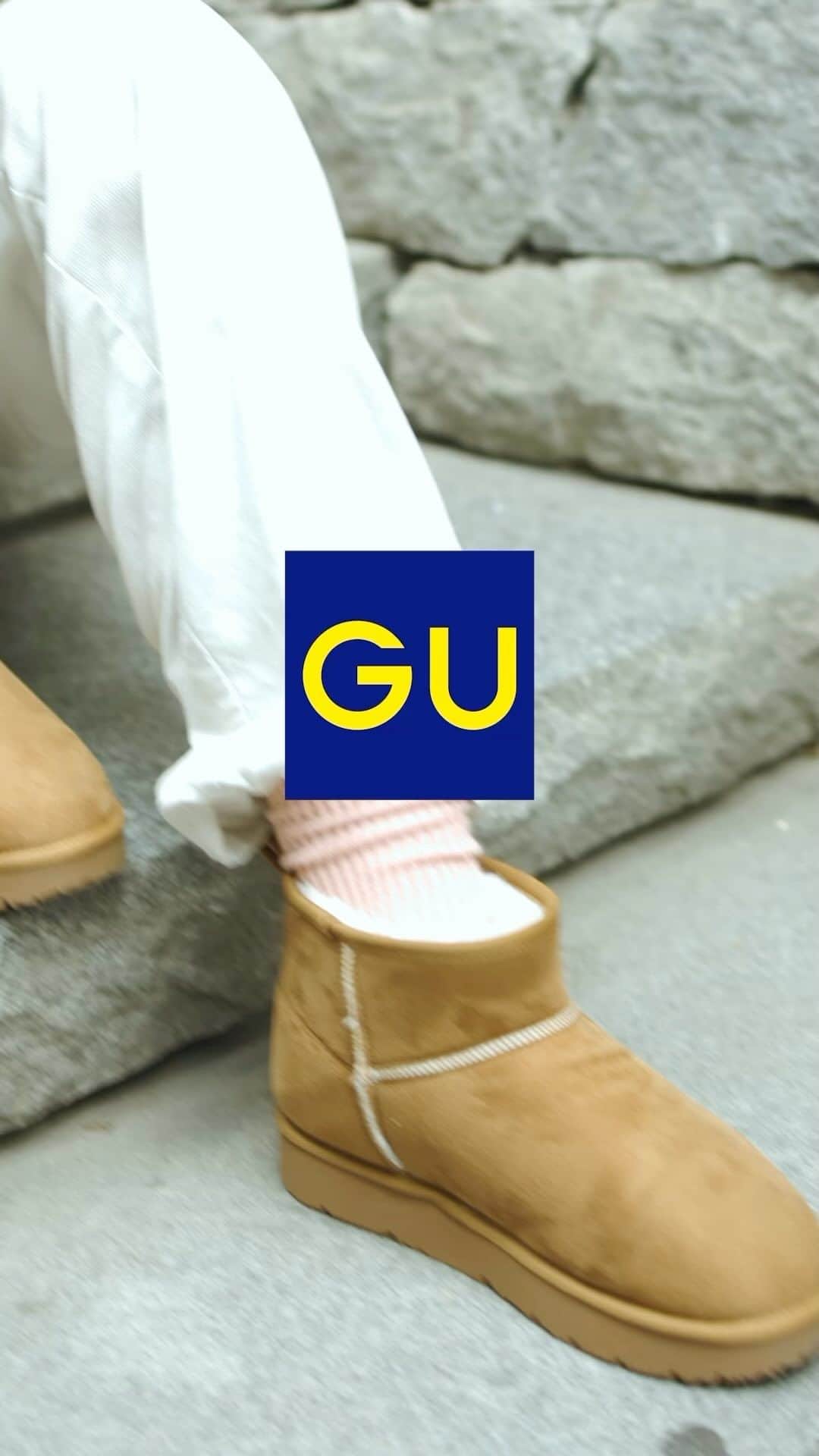 GUのインスタグラム：「. トレンド感たっぷりのショートムートン  低反発素材と蓄熱素材を使用したインソールで 足あたりが良く、あたたかくて快適なはき心地。 ____________________  ウォームムートンタッチブーツ ¥2,990 品番：348167 ____________________  #ウォームムートンタッチ #ムートンブーツ #ムートン #ムートンタッチ #トレンドシューズ #GUコーデ #GUfashion #YOURFREEDOM #GU #ジーユー#GUbag」