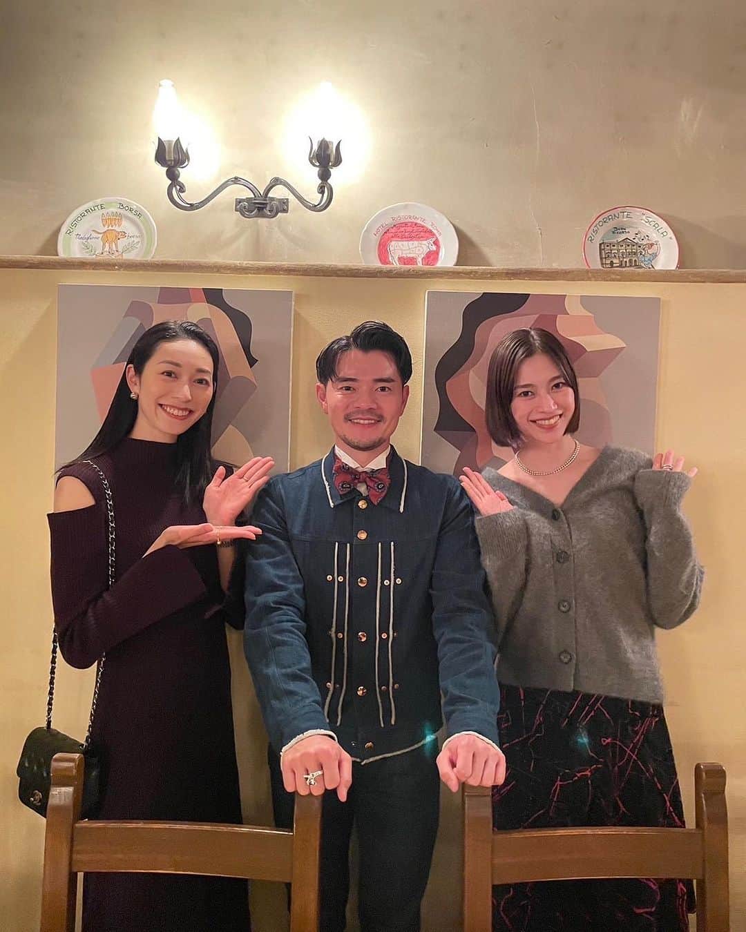 紺野ゆりのインスタグラム：「日頃お世話になっている "AFRODE CLINIC"と、 老舗イタリアン#ビスポッチャ"によるコラボアートディナーのイベントにお邪魔してきました🎨🍽️  なかなかアートに触れる機会がないので、美味しいお食事と、アーティストさんたちによる説明を受けながら作品を見て楽しむことができ、とても有意義な時間でした✨✨  道下先生のクリニックにもたくさんのアートが飾ってあり、定期的に個展も開催しているので興味のある方はぜひ遊びに行ってみてくださいね☆美容も最先端の施術を取り入れているのでおすすめです✨  お誘いありがとうございました🥰  #labisboccia #Afrodeclinic #afrode #ART」