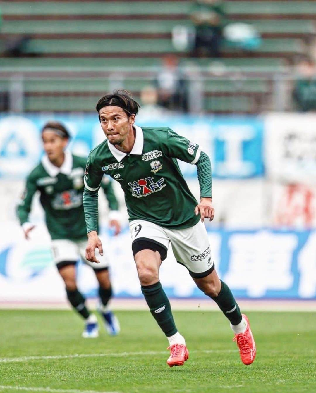 ＦＣ岐阜のインスタグラム：「. MATCH PHOTO📸 vs カマタマーレ讃岐  #fcgifu #FC岐阜 #MOVEYOURHEART #山内寛史 #大野哲煥 #川上竜 #北龍磨 #庄司悦大 #藤谷匠 #萩野滉大 #村田透馬 #藤岡浩介 #浮田健誠」