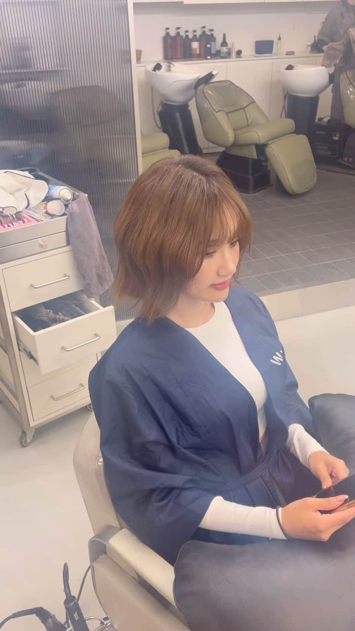 ELENAのインスタグラム：「. @wythedosan_official でヘアトリートメント🪮 ヘアセットは韓国風に可愛く仕上げてもらいました🇰🇷🤍 今も髪の毛がサラサラに保たれてて嬉しい☺️ ありがとうございました✨  #カーリーシール #커리쉴 #커리쉴JP  #위스도산」