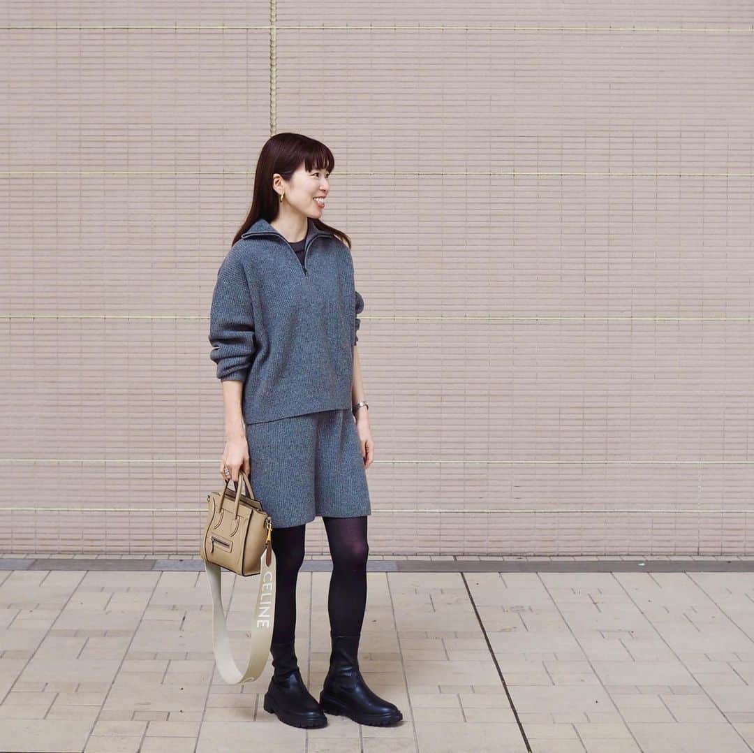 ayakoのインスタグラム：「UNIQLO :C 🩶 やっぱり買って良かったセットアップ😉しょっちゅう着てます 🩶 🩶 🩶 ・ #プレミアムラムハーフジップセーター  #プレミアムラムミニスカート #UNIQLOC #ウルトラストレッチボリュームソールブーツ#GU#プチプラ #30代コーデ#スカートコーデ#ミニスカートコーデ#秋コーデ」