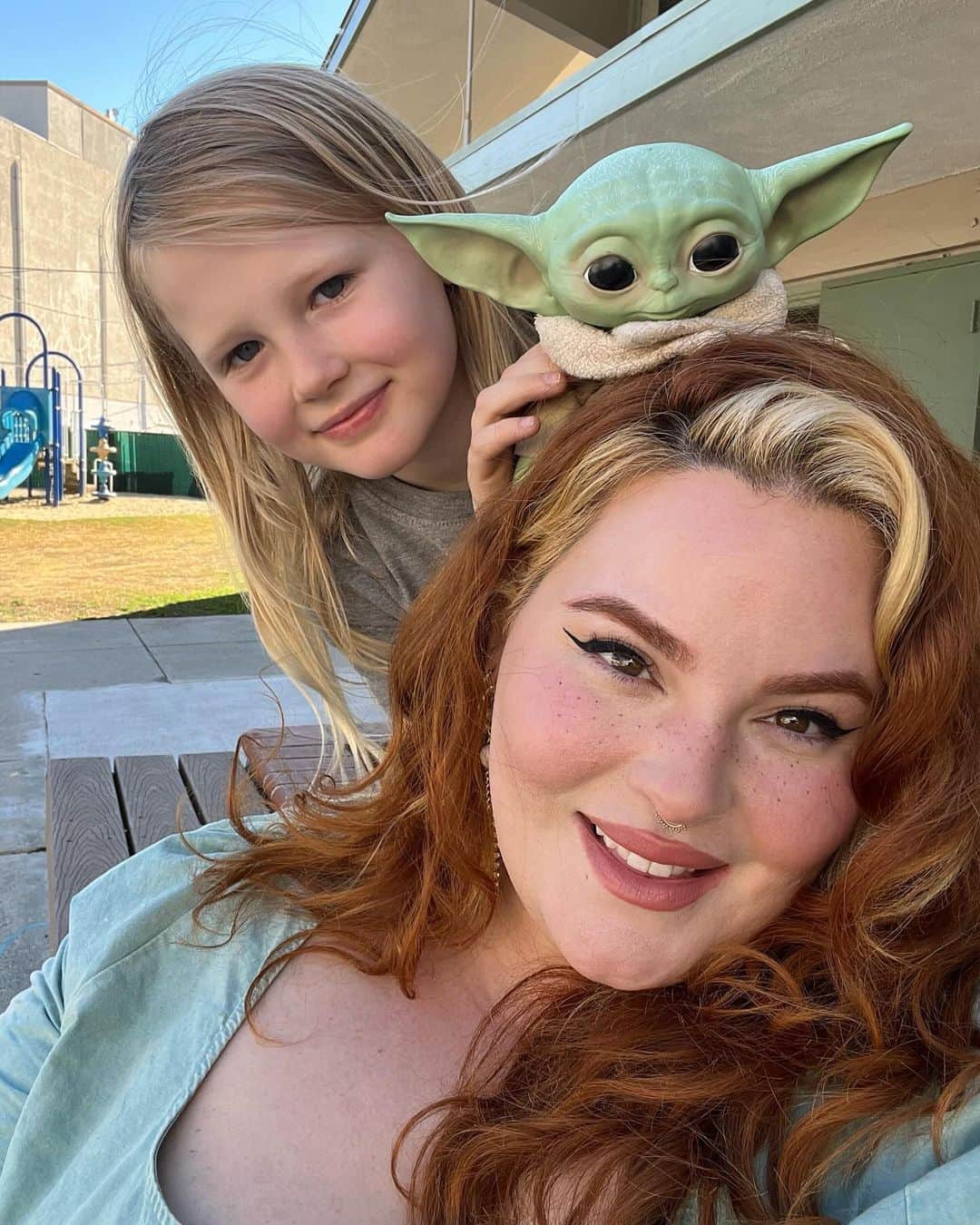 テス・ホリデーのインスタグラム：「Y’all’s nephew chose to be a moon in his school play bc he knows the moon is my favorite!! 🥹   Also speaking of STARS please make sure to save this post so you don’t miss my new episode of @diverse.a.tea with the one, the only, @dexrated !! ⭐️✨🌝🌙❤️ #momlife #momsofinstagram」