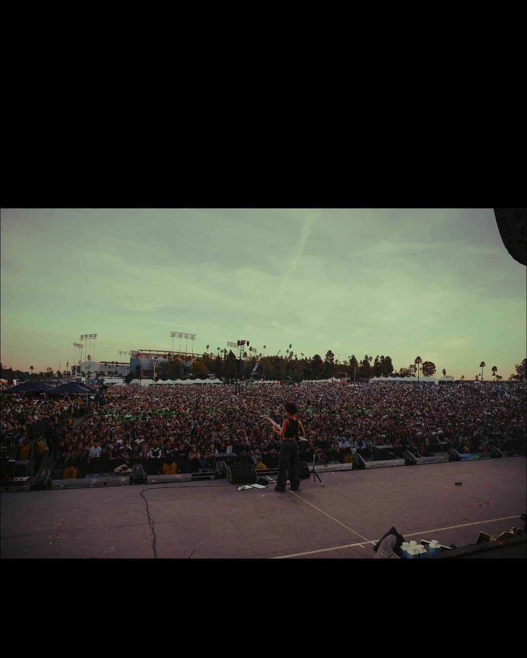 ウィロー・スミスさんのインスタグラム写真 - (ウィロー・スミスInstagram)「<CAMP FLOG GNAW ‘23>   @themcdub」11月13日 13時04分 - willowsmith