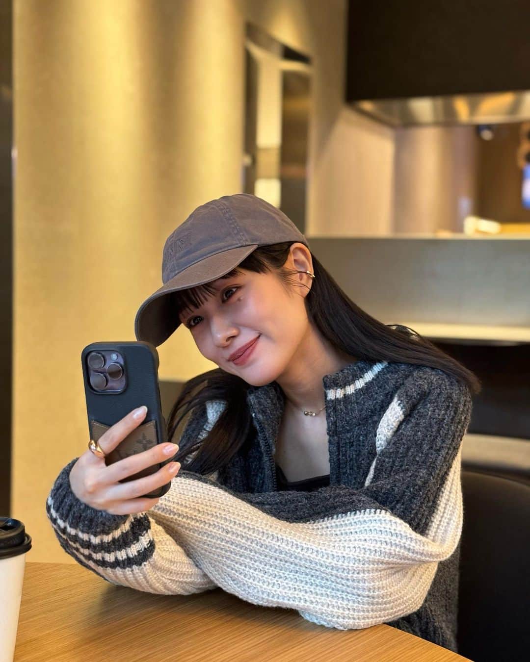 前田希美（まえのん）さんのインスタグラム写真 - (前田希美（まえのん）Instagram)「今日も寒いけど頑張りましょう~~🩶🎄  📸 @nachos_kimono」11月13日 13時09分 - maeda_nozomi