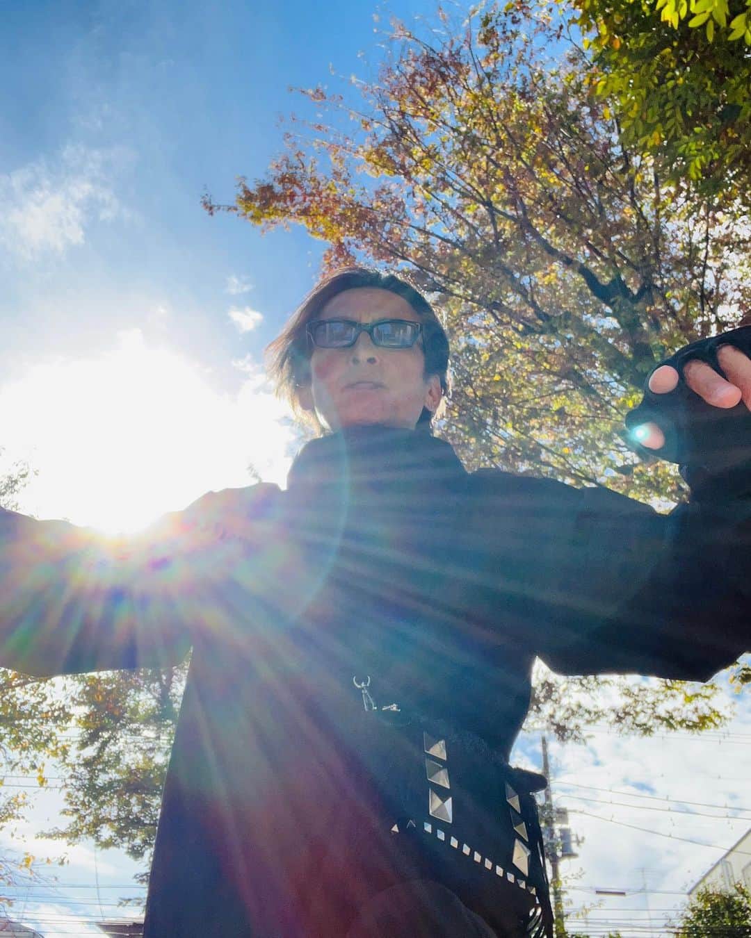 大沢樹生さんのインスタグラム写真 - (大沢樹生Instagram)「こんにちは😊 今週も良き1週間をお過ごし下さいまし🫡✨ 風が冷たい🥶🧊🧊🧊 体調崩されないよう くれぐれもお気を付け下さい👏✨✨✨」11月13日 13時20分 - osawa_mikio