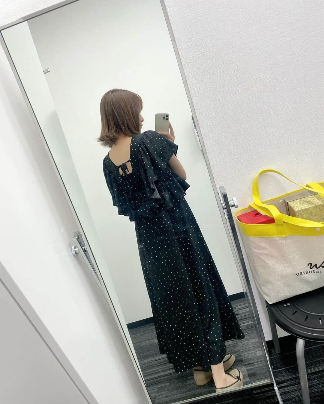 枡田絵理奈さんのインスタグラム写真 - (枡田絵理奈Instagram)「遅くなってしまいましたが、そーだったのかンパニー衣装、夏バージョン☀️ 今はもうこの服は売っていないとは思いますが、秋冬も素敵な服がたくさんあるのでぜひチェックしてください。  @etretokyo_store  @grace_continental.div @rumche_official @randa_pic @dianashoespress @coudre___official」11月13日 13時30分 - masuda_erina.official