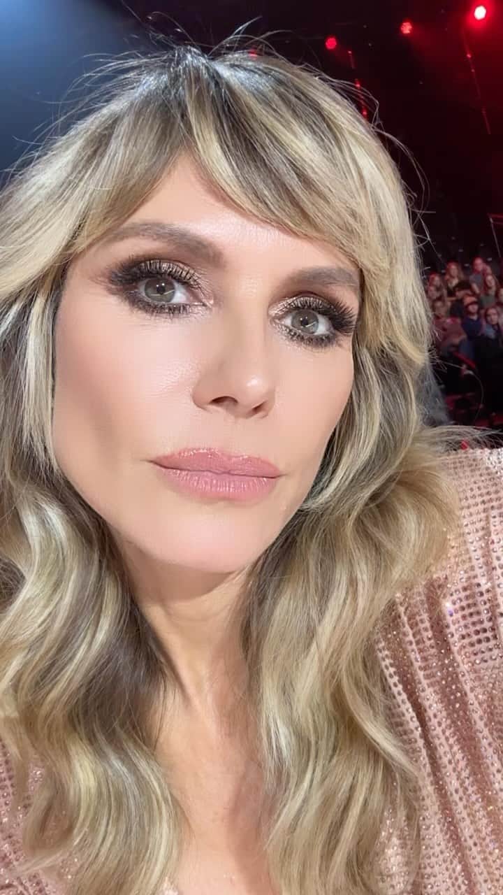 ハイディ・クルムのインスタグラム：「😘❤️ @agt」