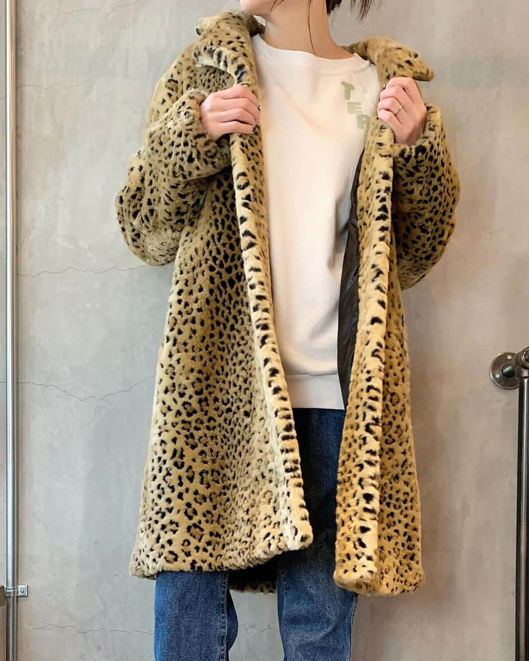 birthdeathさんのインスタグラム写真 - (birthdeathInstagram)「New Arrival  80's Leopard fur coat  🦋オンラインストアに掲載中です  #birthdeath #vintage」11月13日 13時48分 - birthdeath_tokyo