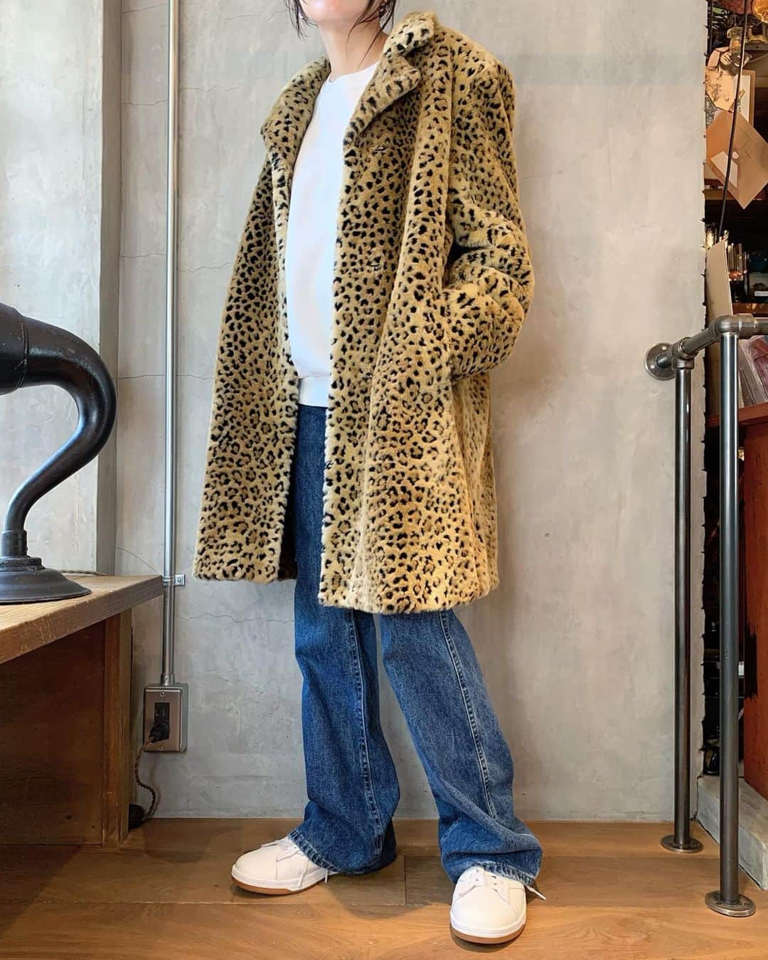 birthdeathのインスタグラム：「New Arrival  80's Leopard fur coat  🦋オンラインストアに掲載中です  #birthdeath #vintage」