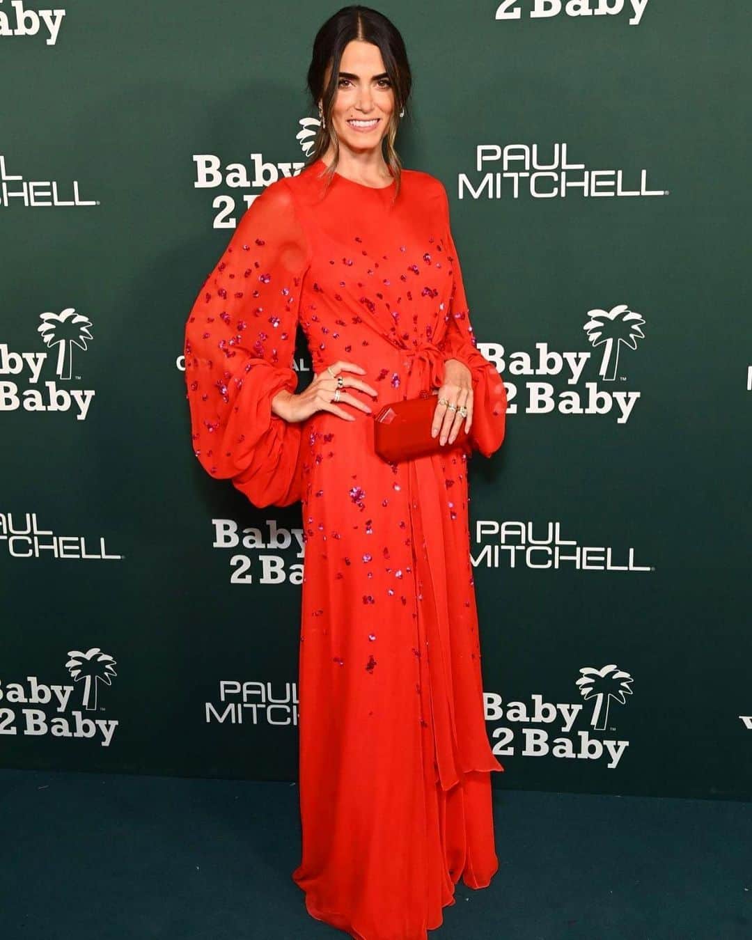 Monique Lhuillierさんのインスタグラム写真 - (Monique LhuillierInstagram)「@nikkireed glows in #MLFall23 at the Baby2Baby Gala! ❤️✨ #moniquelhuillier #baby2baby」11月13日 14時15分 - moniquelhuillier
