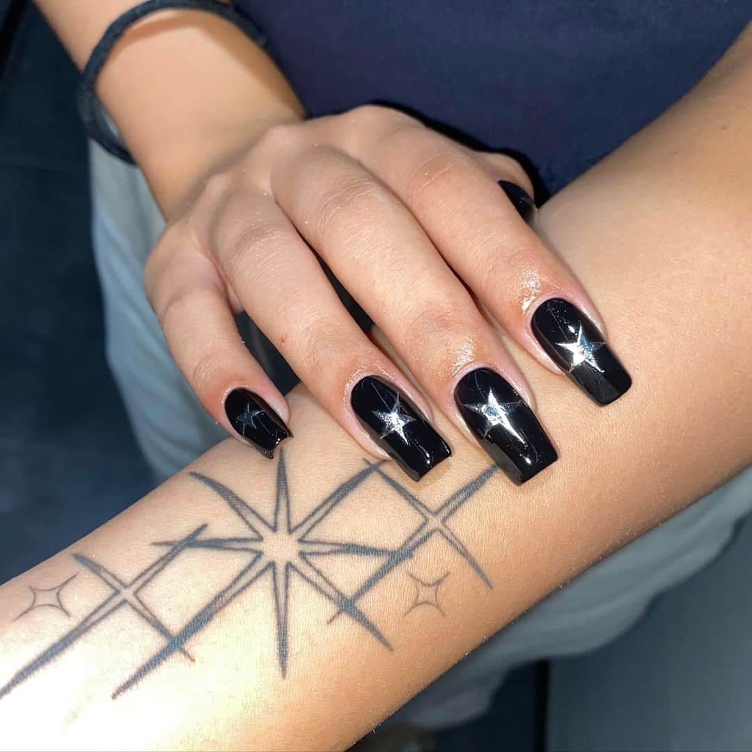 木月沙織さんのインスタグラム写真 - (木月沙織Instagram)「#パーツ付け放題 +one color🩶⛓️  シールも付け放題です◡̈♥︎  ご新規様クーポンございます🏁  ご予約はHOT PEPPER Beautyにて「 VENUS BELT渋谷店」でご検索お願いします( ฅ́˘ฅ̀ )  VENUS BELTアカウント⏬  @venusbelt_official   #venusbelt_official  #ビーナスベルト　#ワンホンネイル　　#埋め尽くしネイル　#チークネイル　#パーツネイル　#個性派ネイル　##ロングネイル #フラッシュネイル　#newnail #newネイル　　#渋谷ネイル　#アイブロウ　#マツエク　#まつ毛パーマ　#eyelash  #ロイッシュカラー  #カラーエクステ #ブラウンマツエク #パリジェンヌラッシュリフト #まつげパーマ #eyebrows #アイブロウwax #nails  #ネイルデザイン #トレンドネイル #shibuya #サブスク」11月13日 14時44分 - saori_kizuki