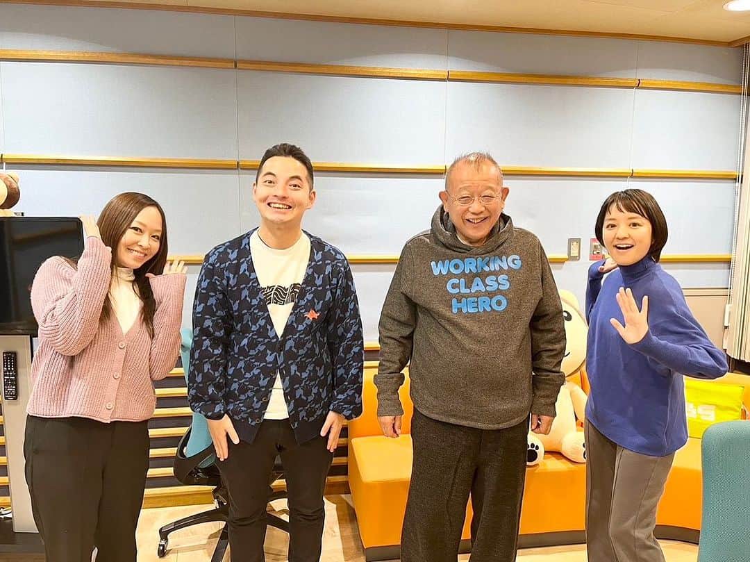 三遊亭とむのインスタグラム：「昨日も #ヤン日 お聴き頂きありがとうございました。 今日は東京でドラマです。 明日は大阪戻って⁈笑 ラジオ大阪HIT & HITに出演させて頂きます。楽しみー」
