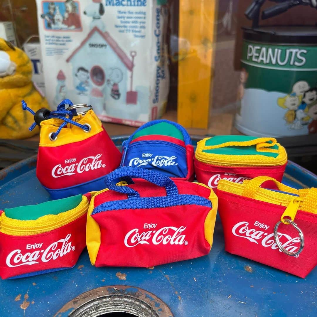 kiarrysさんのインスタグラム写真 - (kiarrysInstagram)「1990’s Vintage Coca Cola Novelty Key Chains . New in.」11月13日 14時46分 - kiarrys