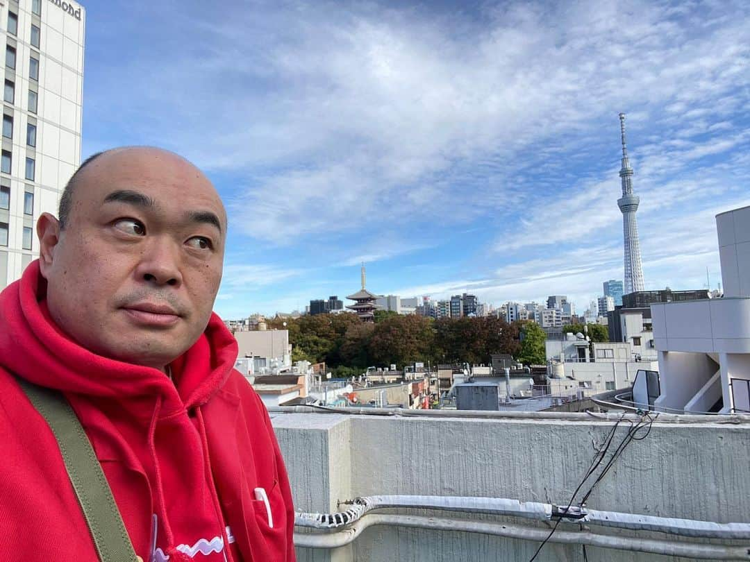 かねきよ勝則さんのインスタグラム写真 - (かねきよ勝則Instagram)「浅草東洋館出番。  今日は待ってました！と声がかかりテンション上がりましたねぇ😆  客席の雰囲気もいい東洋館は最高‼️  #浅草東洋館 #漫才協会 #新宿カウボーイ #かねきよ」11月13日 14時46分 - shinjyukucowboy_kanekiyo