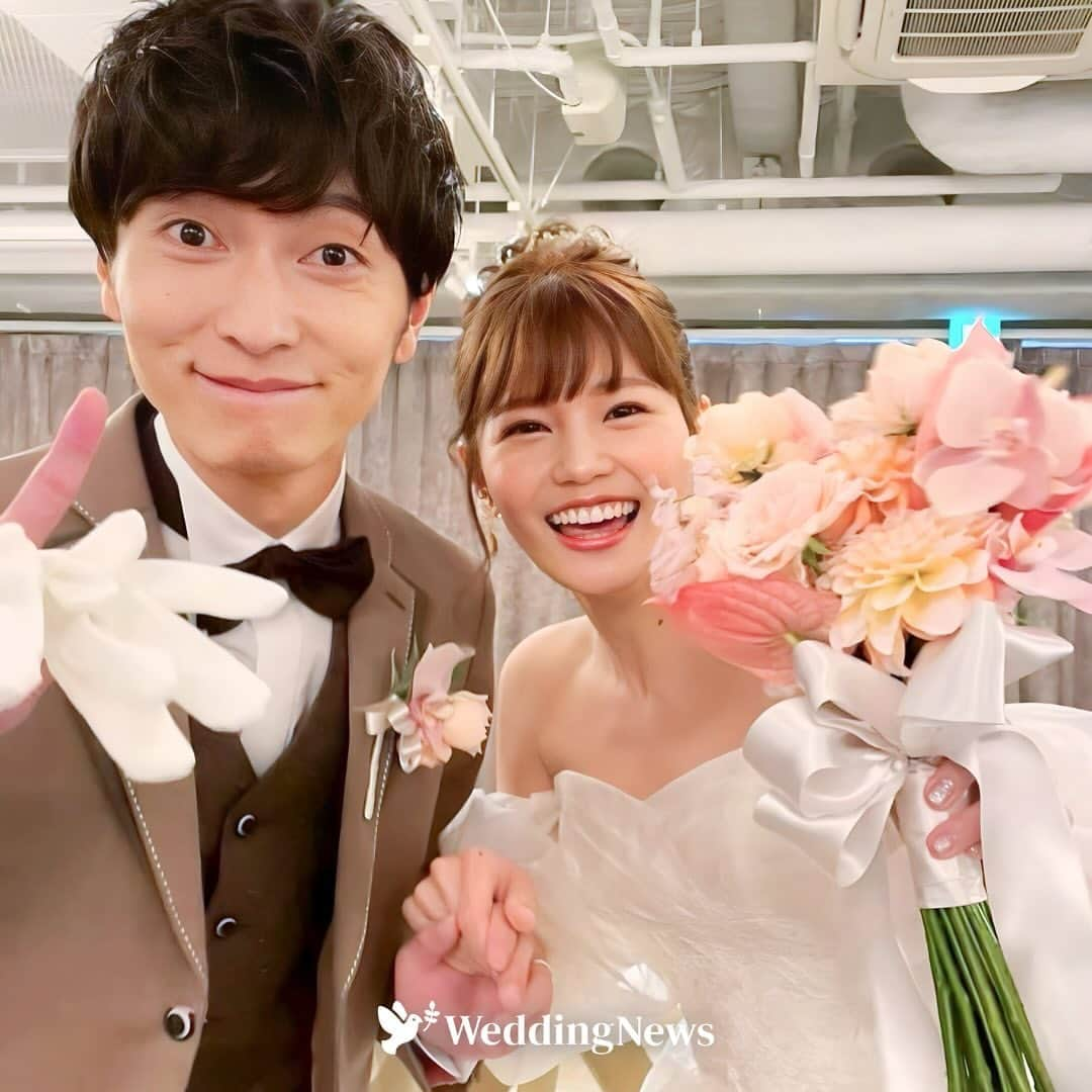 プレ花嫁の結婚式準備アプリ♡ -ウェディングニュースさんのインスタグラム写真 - (プレ花嫁の結婚式準備アプリ♡ -ウェディングニュースInstagram)「参考にしたい🤍大人可愛い花嫁さんの実例コーデ👰💐 ………………………………………………………………… 結婚式準備を楽しく♡ 役立つ情報、トレンドを毎日配信中𓂃 𓈒𓏸  マナー・段取り・お金のことはアプリでチェック🤍 【 @weddingnews_editor 】の プロフィールURLからダウンロードしてね🕊💕 …………………………………………………………………  編集部のrinです🌼*･ﾟ  大人可愛い花嫁さんの実例コーデをご紹介🤍  トレンドを取り入れつつ 自分らしさを感じる素敵なコーディネート💐  ぜひ参考にしてみてくださいね🫶🏻  photo by  1枚目: @runa__0828 さん 2枚目: @____i.mn_ さん 3枚目: @i26_wedding さん 4枚目: @_sae.wedding さん 5枚目 @ayano_ykp さん 6枚目: @w_mtymmmk さん  thank you𓂃𓈒𓏸  ………………………………… 🕊【毎日100記事更新❤️アプリ最新情報】🕊 …………………………………  本日新着のオススメ記事をご紹介します✨  ①【ZARAHOME】のグッズが大活躍♩結婚式に使いたいアイデア10選《テーマ装飾》 ②感度の高いオシャレ花嫁さんが大注目♡青山の雑貨店artipurCOTTAGEが素敵＊《テーマ装飾》 ③卒花487人が回答《ケチらなくて正解》な花嫁美容TOP4！相場・おすすめケア♡《ビューティー》  ※《》は記事のあるカテゴリー名❤️ などなど、その他にも役立つ記事を配信中💕アプリダウンロードがまだお済みでない方は是非 @weddingnews_editor のURLからダウンロードしてみてくださいね💕  ＼📷投稿お待ちしています／  花嫁はもちろん、業者さんも大歓迎✨ アナタのお写真や動画をご紹介してもOKという方は、ぜひ #ウェディングニュース に投稿してください💕 他のSNSでも掲載させていただく可能性がございます𓅪  ……………………………………………… 🌷 #ウェディングニュース って？🌷 ……………………………………………… ⁡ ⁡ 花嫁のリアルな”声”から生まれた花嫁支持率No1✨スマホアプリです📱準備に役立つ情報を発信しています💐 アプリはプロフィールのURLからダウンロードしてね🕊 ⁡ 業界フォロワー数No.1✨総合アカウント @weddingnews_editor  花嫁のためのお勉強アカウント @weddingnews_dandori  ⁡ ⁡ナチュラルウェディングをご紹介 @weddingnews_natural  花嫁さんから式場探し @weddingnews_brides  花嫁のためのドレスカタログ ＠dress_weddingnews.jp ⁡ 他の公式アカウントも是非チェックしてみてね💕 ⁡ ⁡ #結婚式準備 #ウェディング #花嫁 #ウエディング #プレ花嫁 #結婚式 #結婚 #花嫁コーデ #ウェディングドレス #カラードレス #お色直しドレス #花嫁ヘア #ウェディングヘア #ブライダルヘア #ウェディングブーケ #ブライダルアクセサリー #ウェディングアクセサリー  #新郎コーデ #プレ花嫁さんと繋がりたい」11月14日 12時00分 - weddingnews_editor