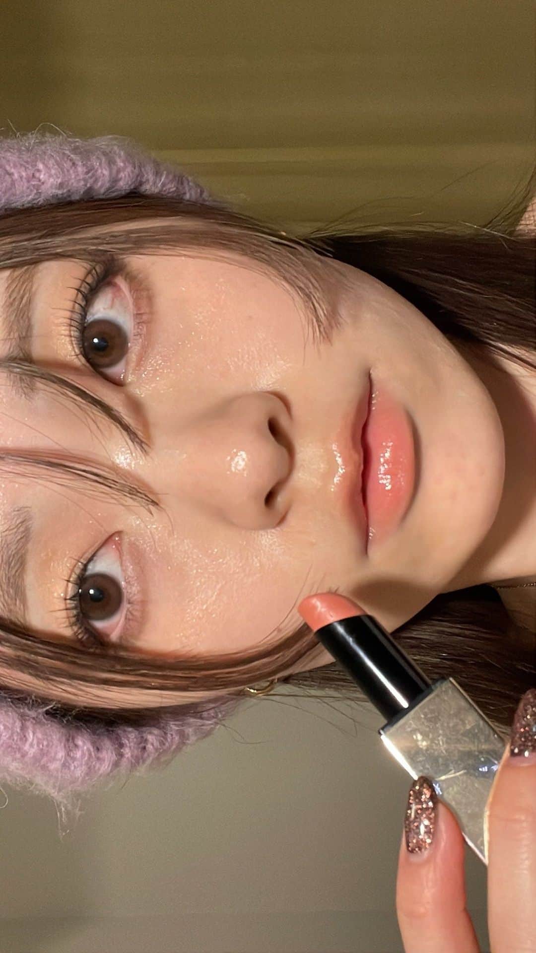 YochiMiku のインスタグラム：「めっちゃ盛れるbaby  pinkリップの作り方🎀🩰💗  ※喋るのに必死でコメントが薄い」