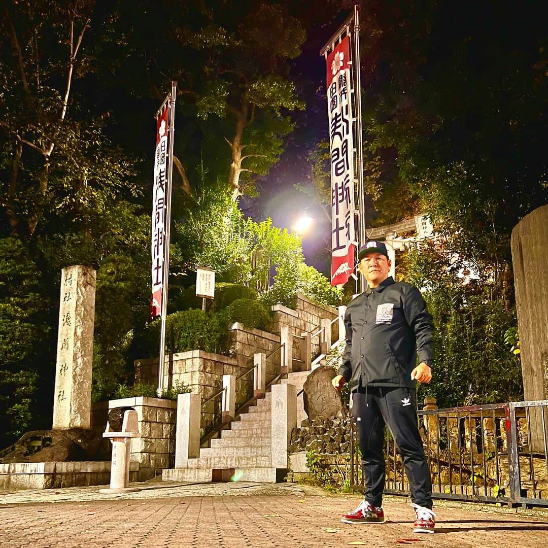 ピエール瀧さんのインスタグラム写真 - (ピエール瀧Instagram)「深夜徘徊の記録。多摩川を歩いて渡る編。」11月14日 0時22分 - pierre_taki