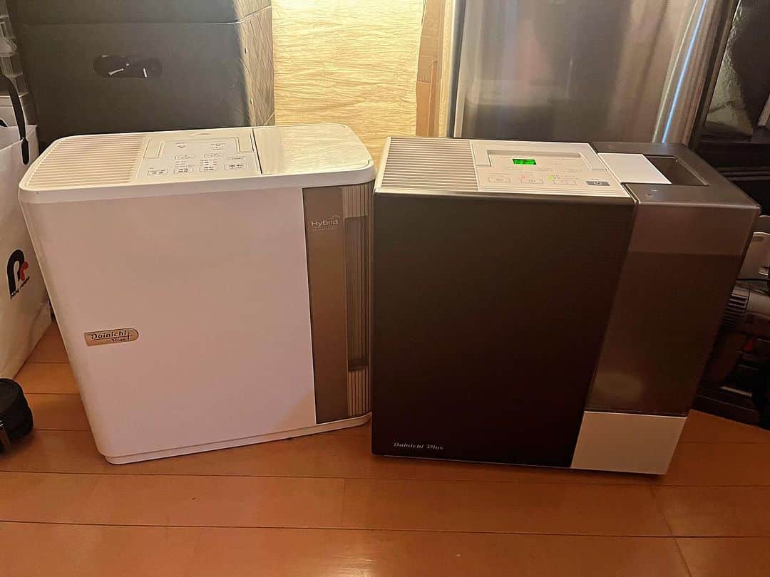 tokuのインスタグラム：「今年は加湿器増やしました。 ←6年目/New!!→  #dainichi加湿器」