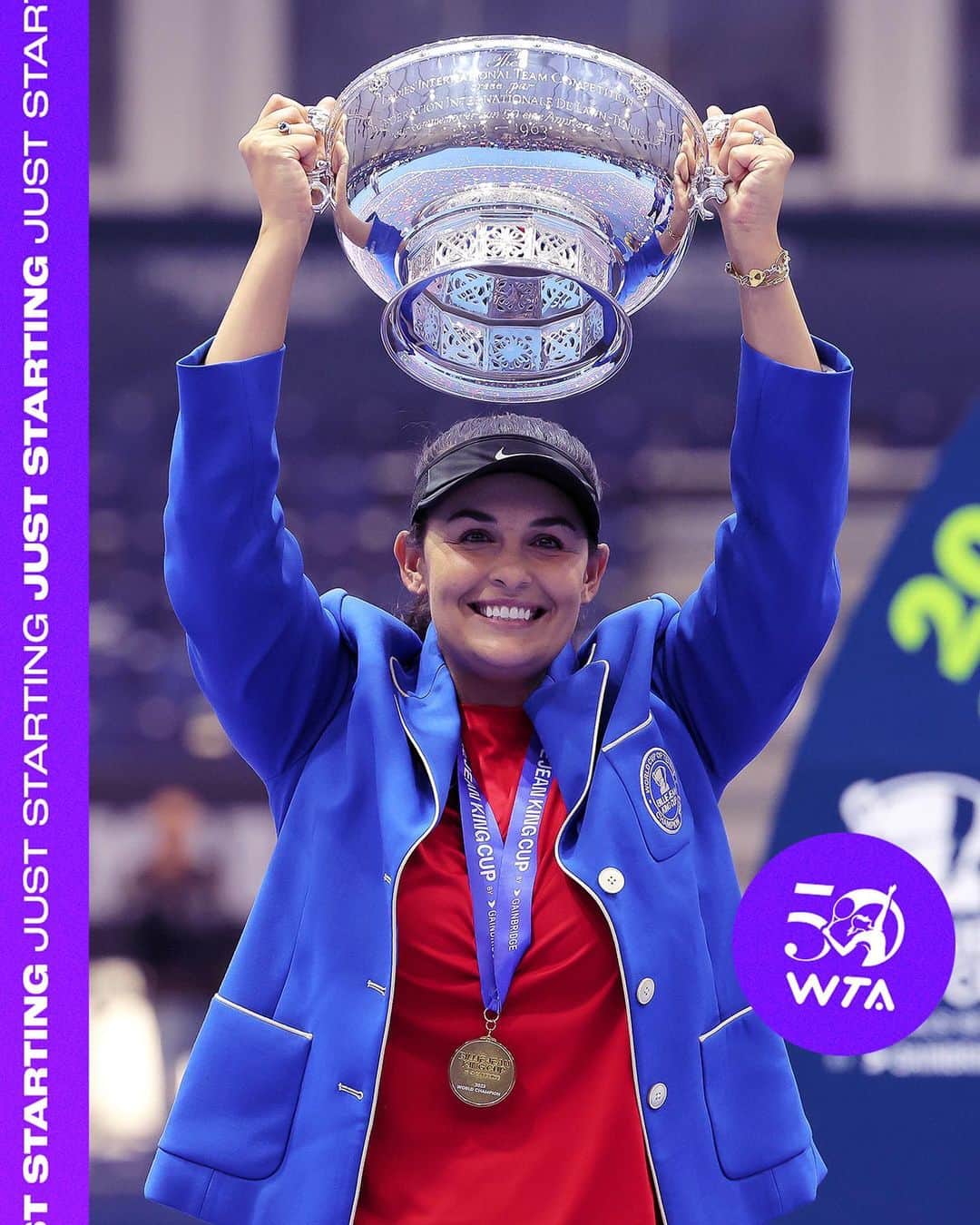 WTA（女子テニス協会）のインスタグラム：「As Canada celebrates its first @billiejeankingcup title, hats off to team captain and former WTA player @heidi.eltabakh 🇨🇦👏   A special shout out too to @alekswozniak87 who holds the Canadian record for most ties played (36) and most overall wins (40) in the competition – and indeed three cheers for all players who have represented their country with distinction over the past 60 years!   #WTA50 #JustStarting」