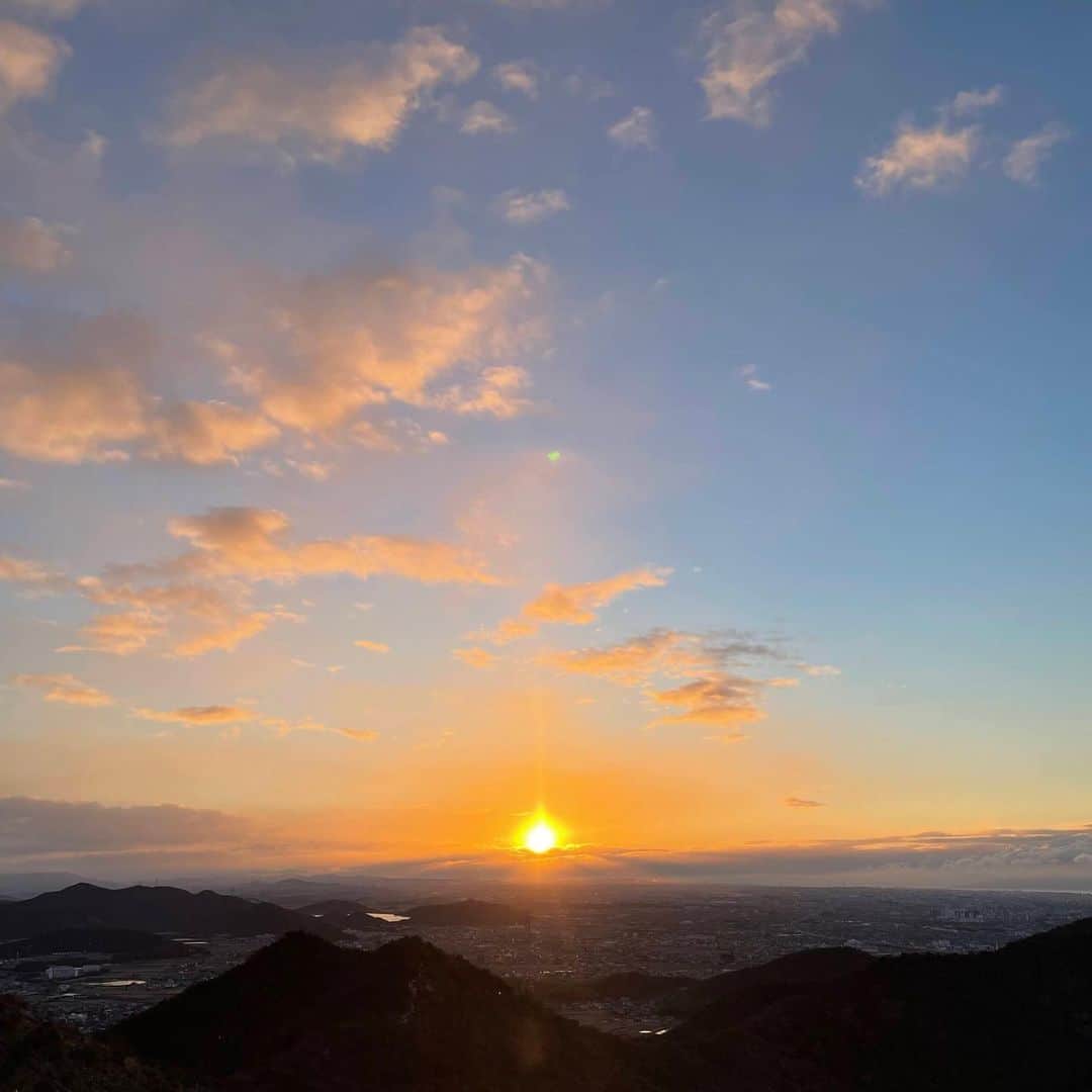 城恵理子さんのインスタグラム写真 - (城恵理子Instagram)「. . みんな今日もありがーとーー . . いつしかの山の上での写真」11月14日 0時35分 - eriko_jo1127