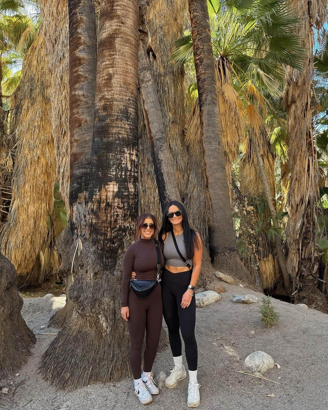 Chelsea Houskaさんのインスタグラム写真 - (Chelsea HouskaInstagram)「Annual girls trip: Palm Springs style🌴」11月14日 0時42分 - chelseahouska