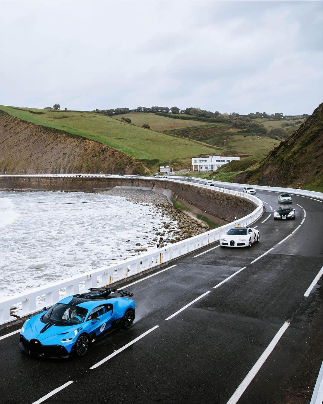 ブガッティさんのインスタグラム写真 - (ブガッティInstagram)「The Basque regions – home to one of Europe's oldest and richest cultures – is the starting point to this year’s BUGATTI Grand Tour Europe by @2Fast4You.it.   In the city of Biarritz, revered for its captivating Belle Époque architecture, 29 BUGATTI owners with their Molsheim-created hyper sports cars – featuring an array of VEYRON 16.4, CHIRON and DIVO models – embarked upon a mesmerizing adventure; a carefully curated BUGATTI driving experience from the French Atlantic coast across the Pyrenees to reach the Basque Country in Spain.   #BUGATTI #BUGATTIGrandTour #BUGATTIGrandTourEurope – WLTP: bugatti.link/consumption」11月14日 0時55分 - bugatti