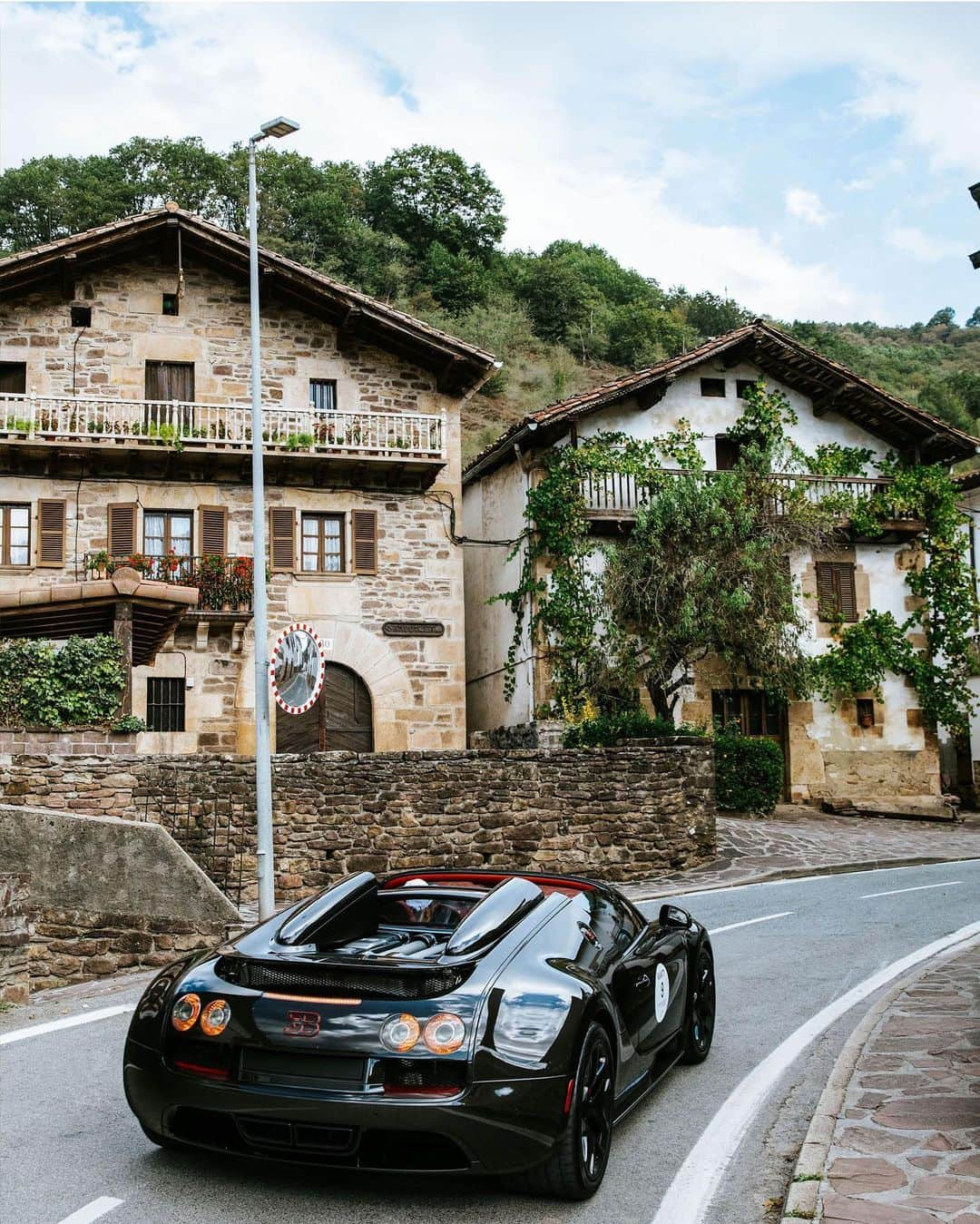 ブガッティさんのインスタグラム写真 - (ブガッティInstagram)「The Basque regions – home to one of Europe's oldest and richest cultures – is the starting point to this year’s BUGATTI Grand Tour Europe by @2Fast4You.it.   In the city of Biarritz, revered for its captivating Belle Époque architecture, 29 BUGATTI owners with their Molsheim-created hyper sports cars – featuring an array of VEYRON 16.4, CHIRON and DIVO models – embarked upon a mesmerizing adventure; a carefully curated BUGATTI driving experience from the French Atlantic coast across the Pyrenees to reach the Basque Country in Spain.   #BUGATTI #BUGATTIGrandTour #BUGATTIGrandTourEurope – WLTP: bugatti.link/consumption」11月14日 0時55分 - bugatti