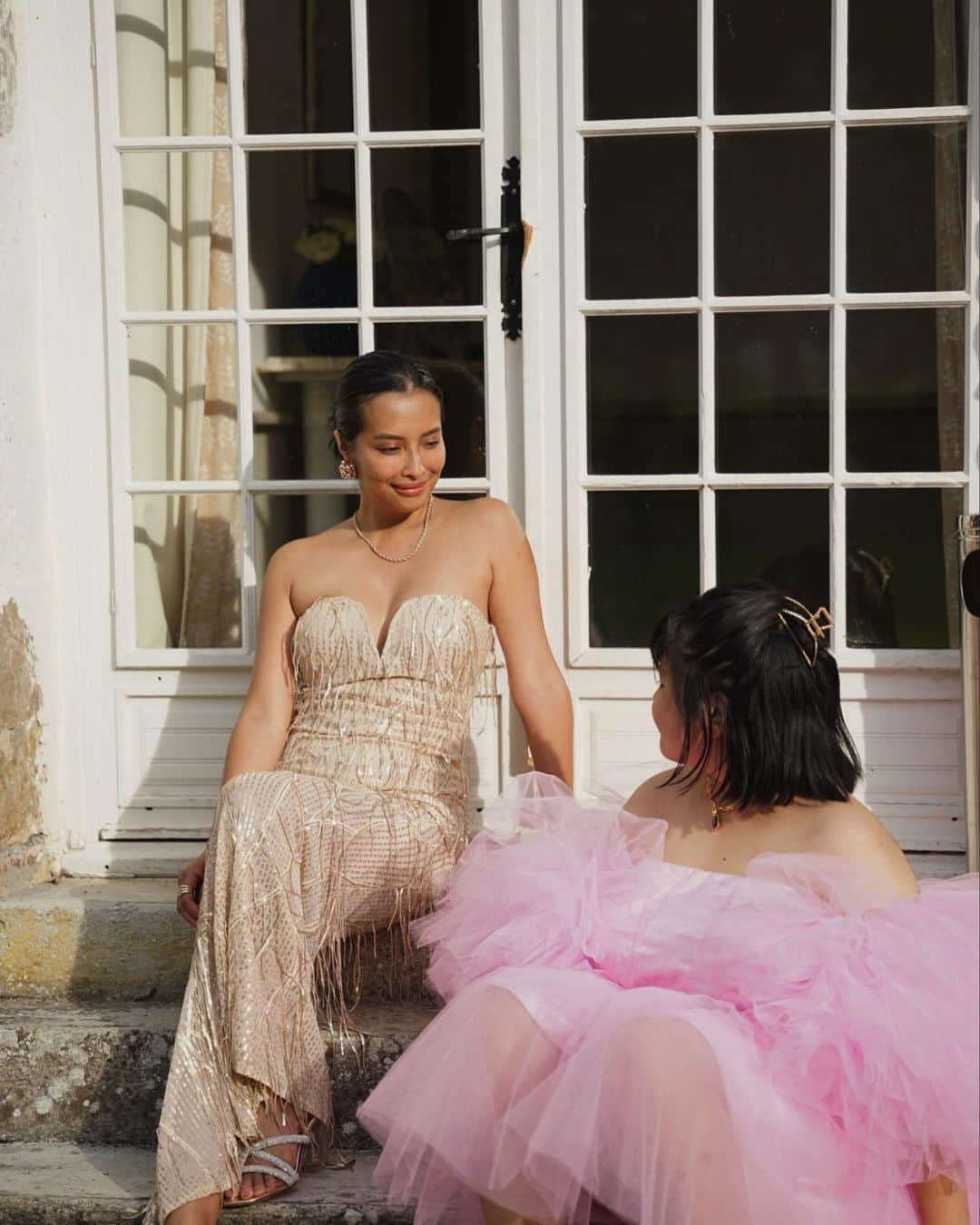 島野ミキさんのインスタグラム写真 - (島野ミキInstagram)「・ ⚑ Chateau de Vauchelles @chateaudevauchelles   dress&sandal… @shein_japan  結婚式の時のコーデ♡ やっぱりパーティドレスはsheinに限る❤️ イタたんはピンクのドレス着れてhappyだったみたい🫶笑  #shein#parisfashion#parisfashionweek#コーデ#coordinate#ootd#fashion #パリコーデ#パリ#パリ旅行#フランス#フランス旅行#France#paris#旅行#海外旅行#travel#traveler#海外#ヨーロッパ#ヨーロッパ旅行#ヨーロッパの街並み#パーティ#パーティドレス#dress#party」11月14日 0時58分 - miki_shimano