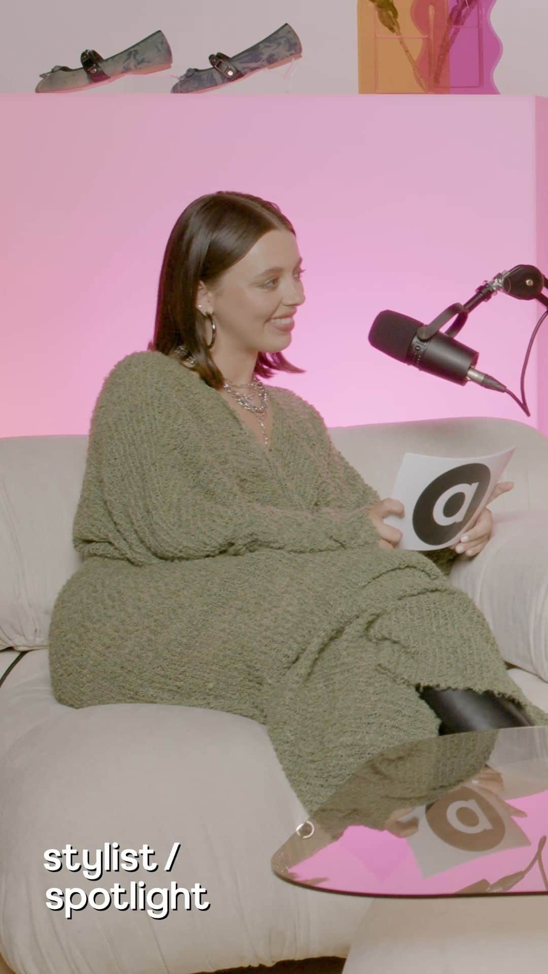 ASOSのインスタグラム：「Ep. 4 of Stylist Spotlight is now live over on our YT channel 🤯  @justinplz takes us through our current trend, Everyday Grunge and the key pieces for AW. Link in bio. 🔗   xoxo, ASOS 💋」