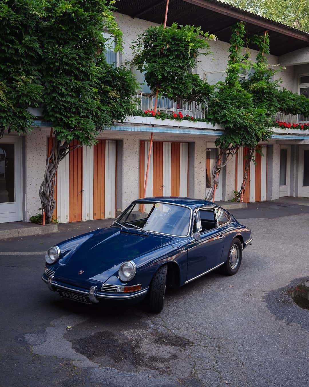 Porscheさんのインスタグラム写真 - (PorscheInstagram)「Keeping it in the family.  @arthur_mathieu53's racing career was the gateway to his Porsche passion. He sold his first racecar for a Porsche 912 which he now co-owns with his father. From daily drives to long-distance road trips across Germany and France, this Porsche isn't just a car — it's family.  📸 @arthur_mathieu53 @hannaschoenwald #PorscheMoment」11月14日 1時00分 - porsche