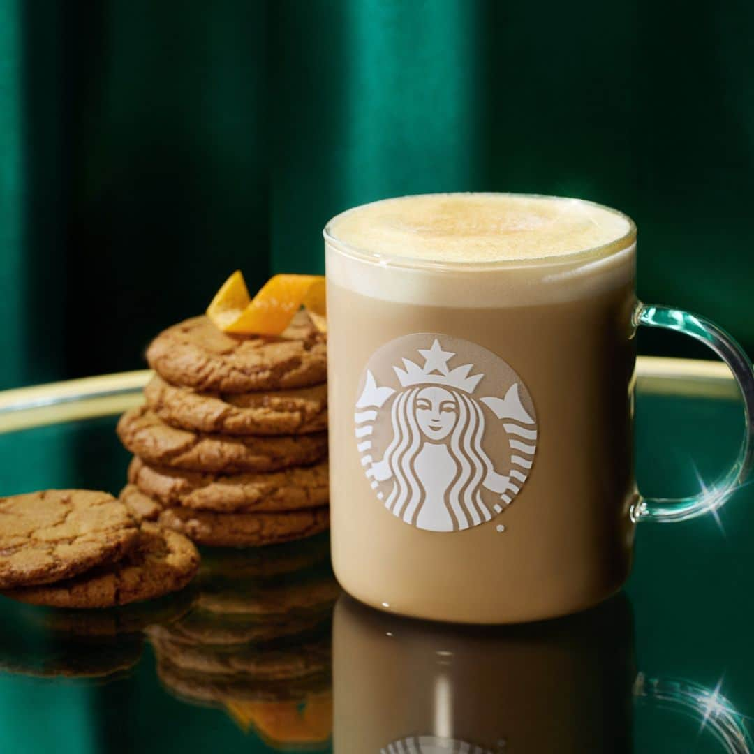 Starbucksのインスタグラム：「Meet the all-new Oleato™ Gingerbread Latte. Velvety smooth and deliciously lush – it’s a bright, balanced delight infused with Partanna extra virgin olive oil and dusted with ginger citrus spice. Available at select U.S. stores.」