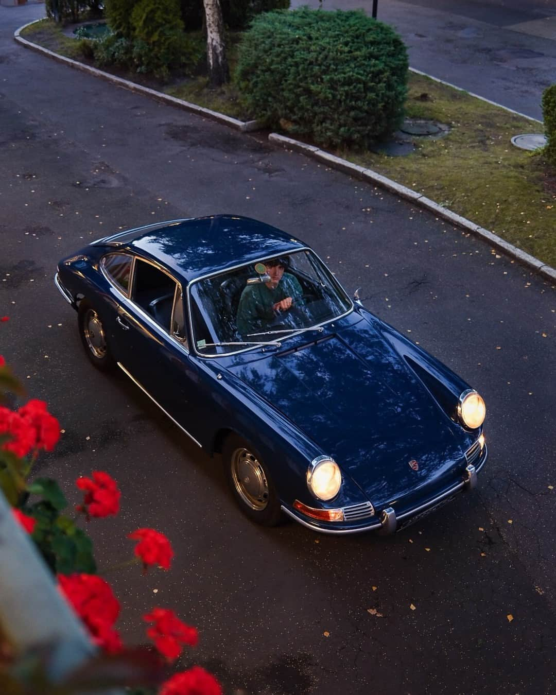 Porscheのインスタグラム：「Keeping it in the family.  @arthur_mathieu53's racing career was the gateway to his Porsche passion. He sold his first racecar for a Porsche 912 which he now co-owns with his father. From daily drives to long-distance road trips across Germany and France, this Porsche isn't just a car — it's family.  📸 @arthur_mathieu53 @hannaschoenwald #PorscheMoment」