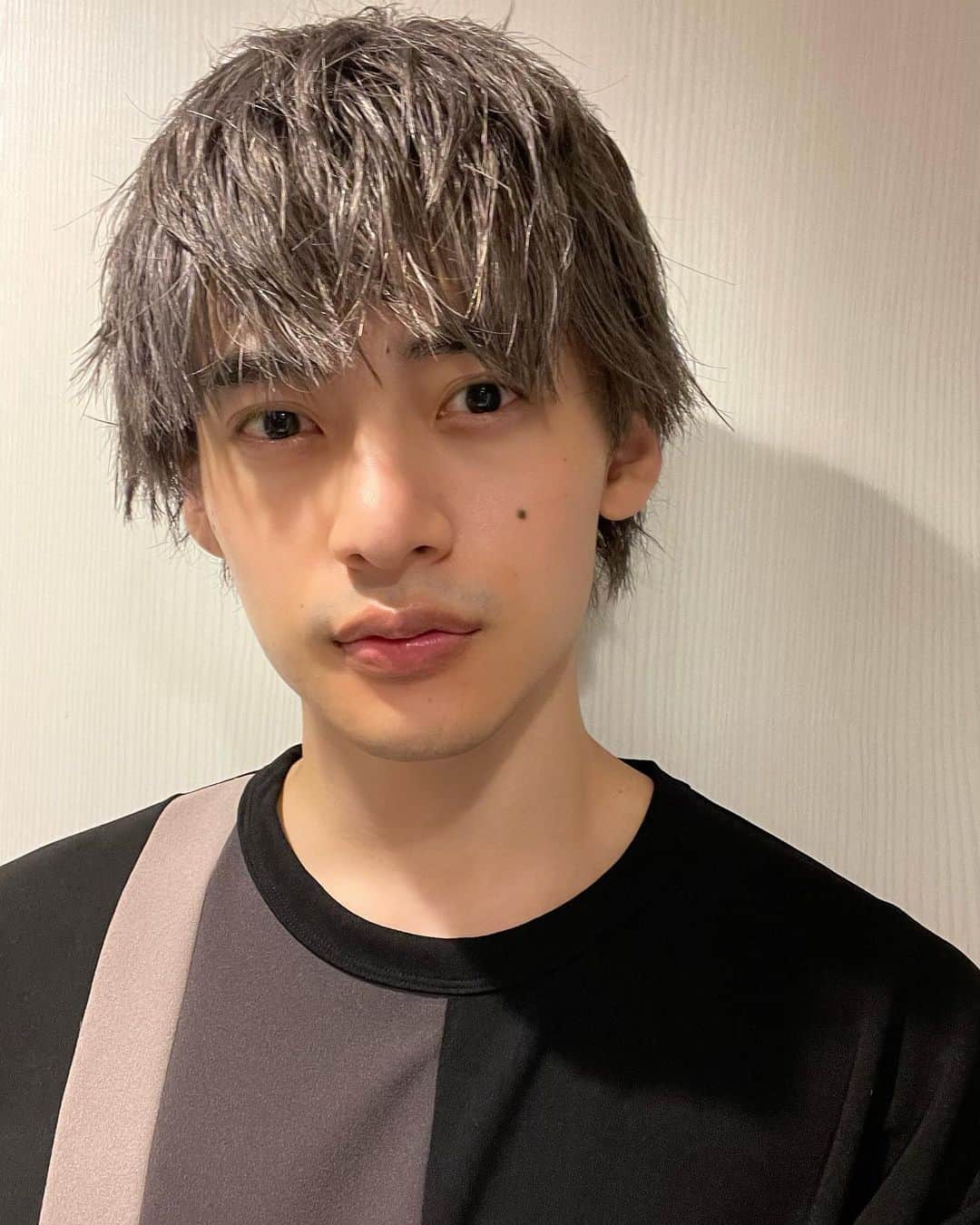 平田雄也のインスタグラム：「なつかしめの。 良き髪色だ…👏🏻  #髪 #髪色 #何色 #ミルクティー」